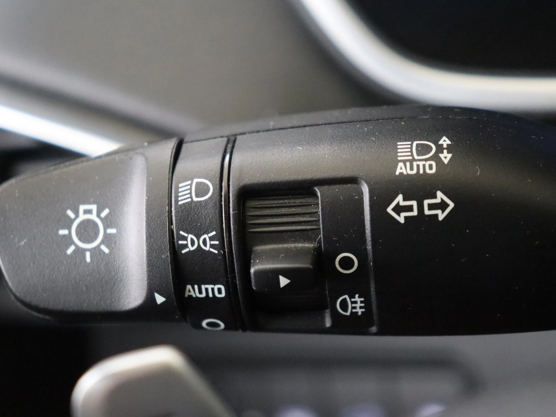 Hyundai-Santa Fe-image-23