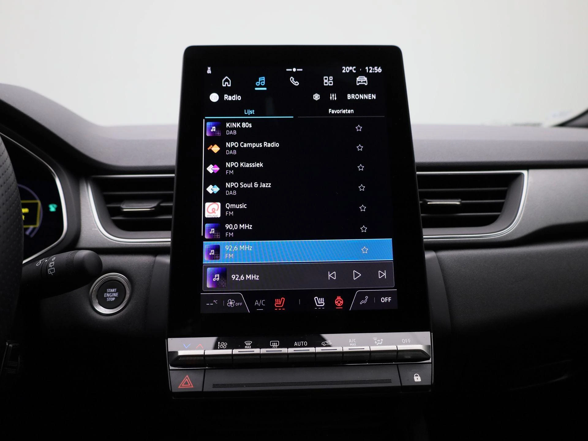 Renault-Captur-image-16
