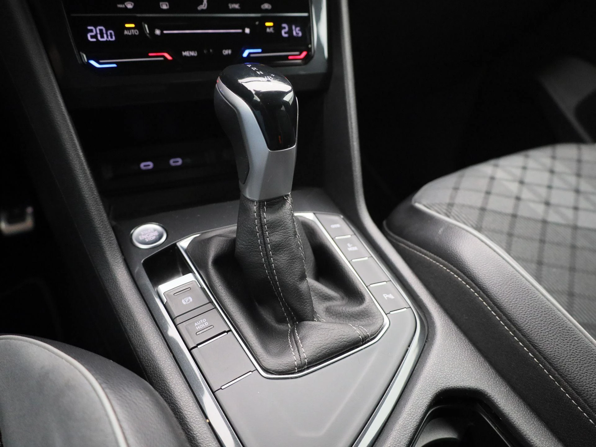 Volkswagen-Tiguan-image-19