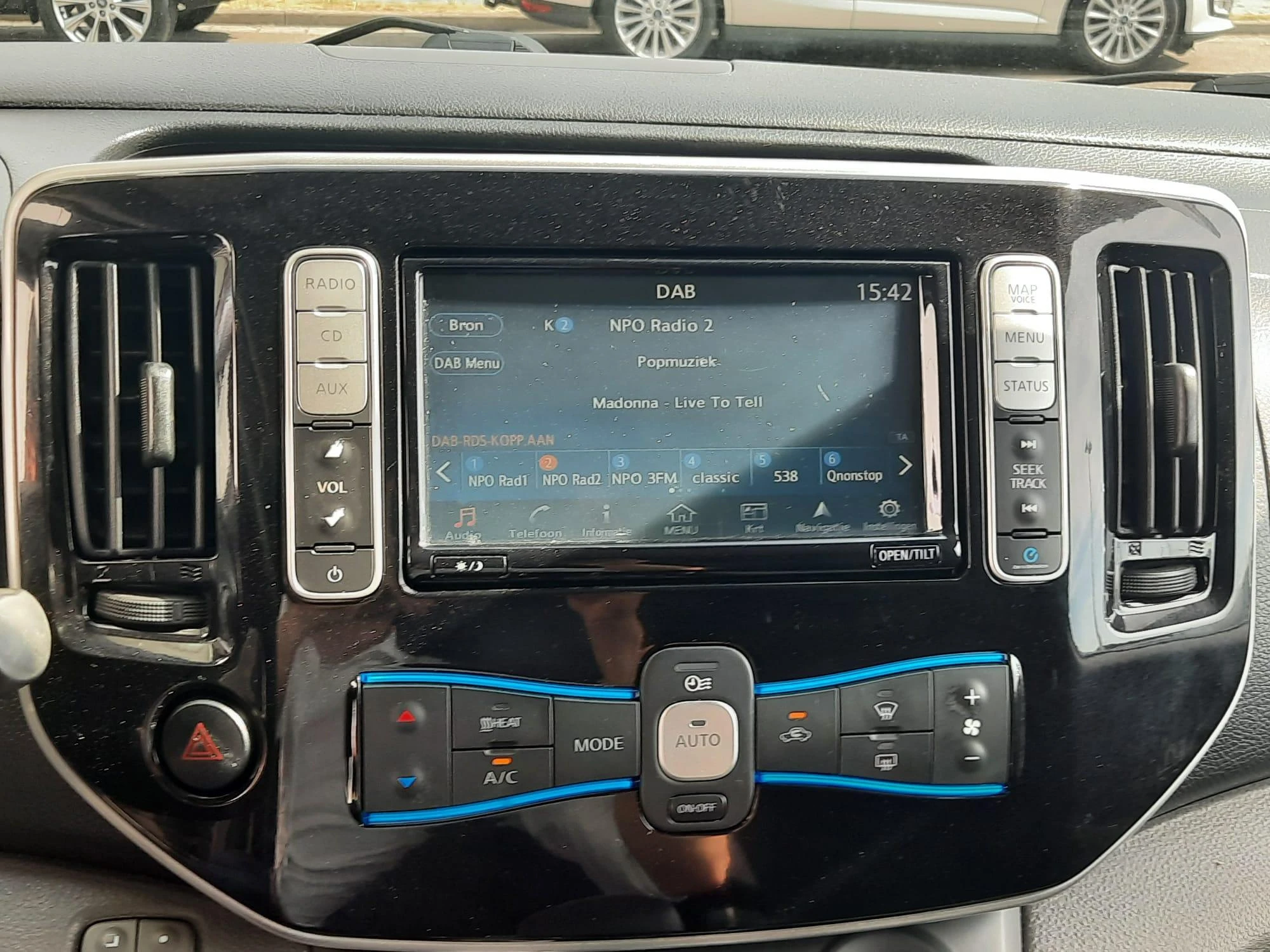 Nissan-e-NV200-image-8