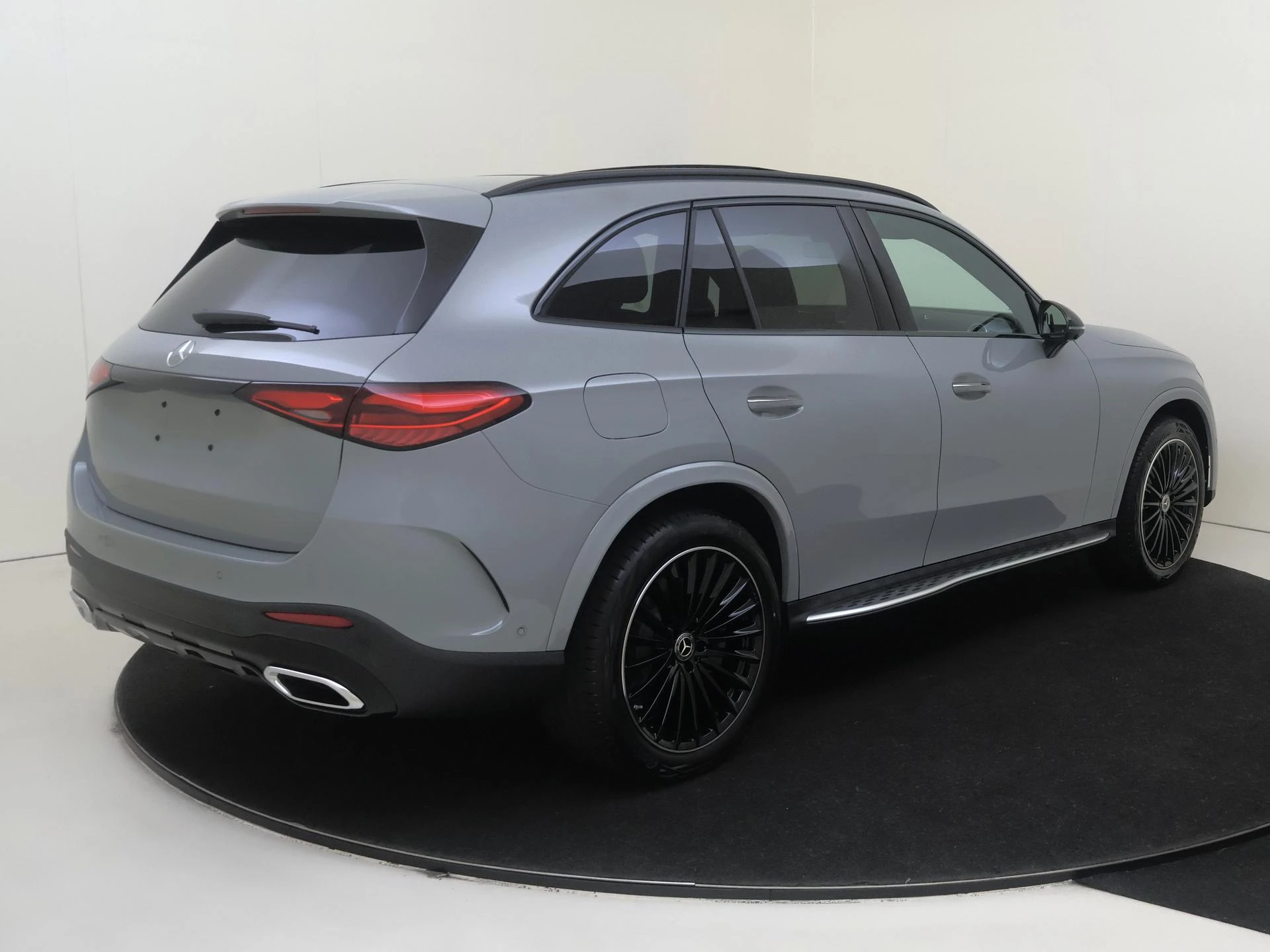 Mercedes-Benz-GLC-image-3
