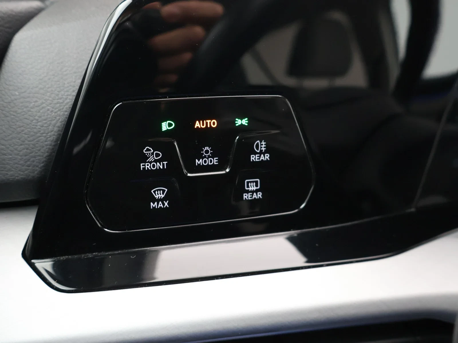 Volkswagen Golf VIII SW Golf 1.0eTSI Life 110PK *AUTOMAAT*LANE-ASSIST*ACC*PDC*APP-CONNECT*...*