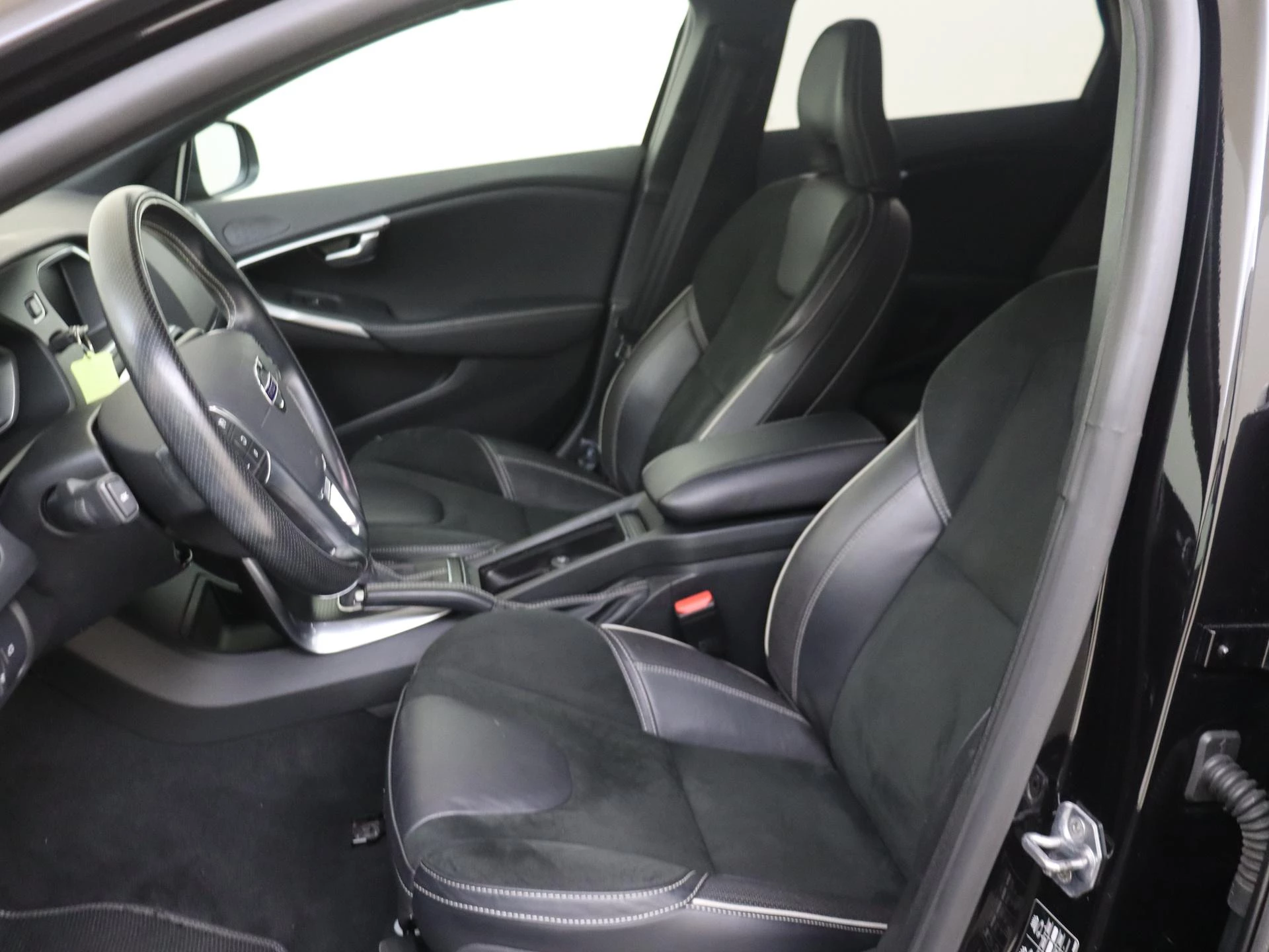 Volvo-V40-image-10