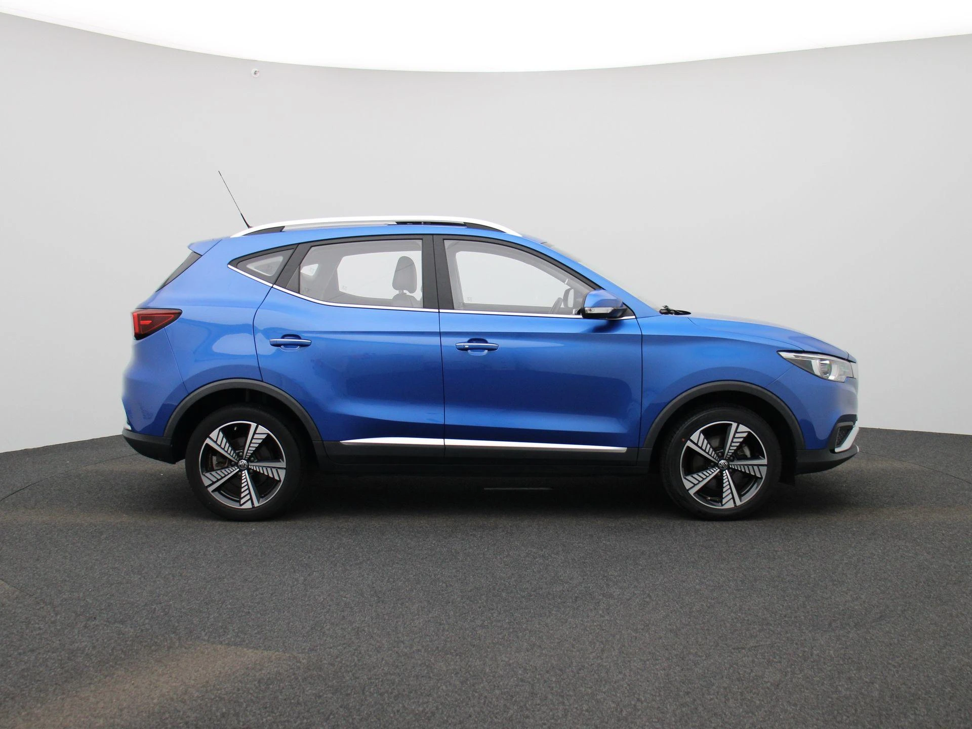 MG-ZS EV-image-6