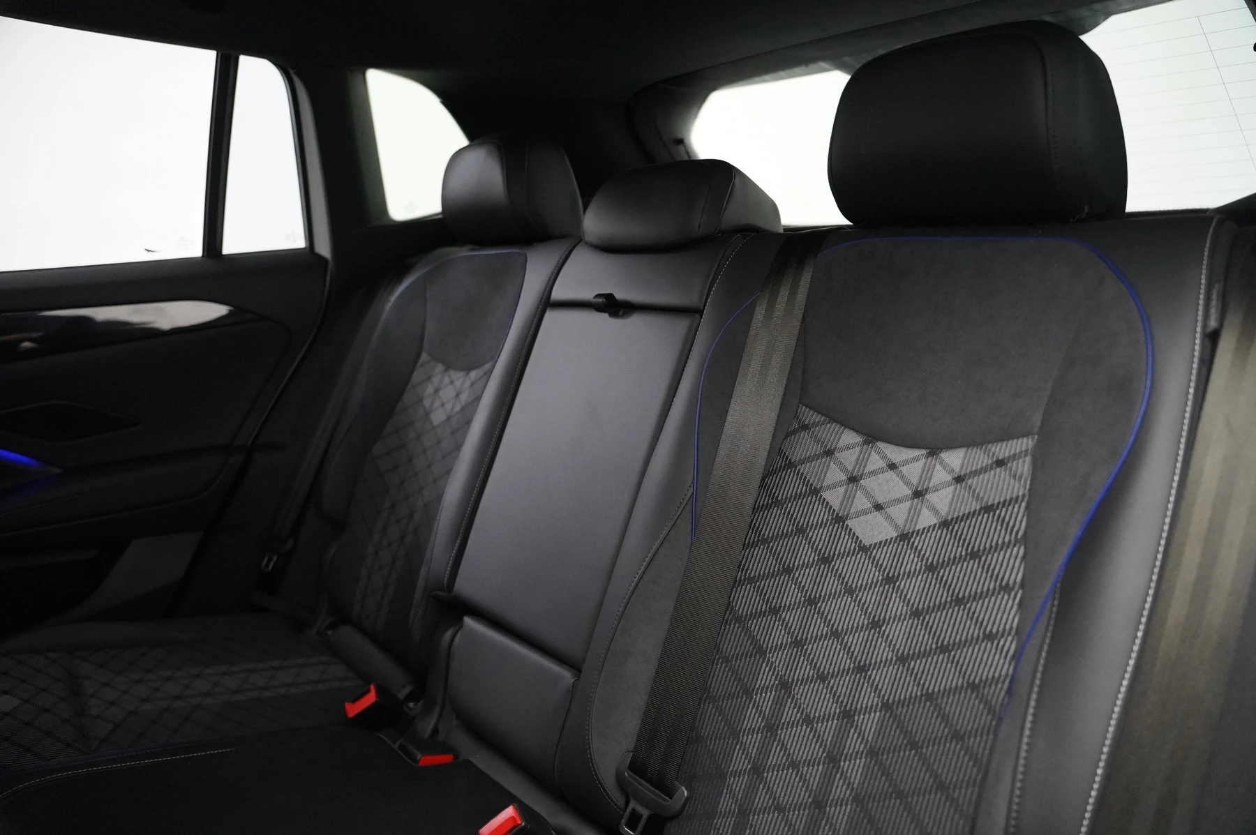 Volkswagen-Tiguan-image-10