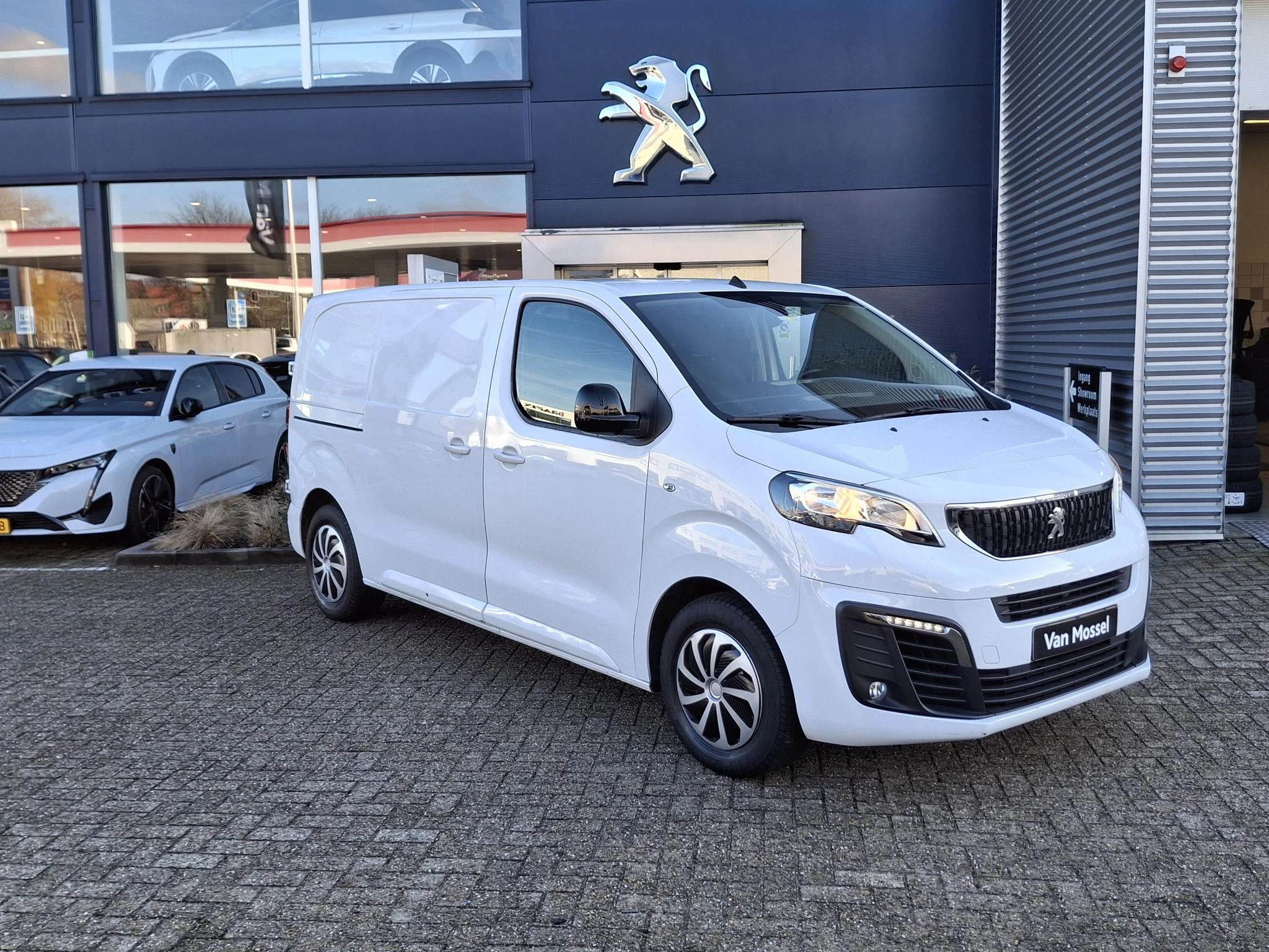 Peugeot-Expert-image-2