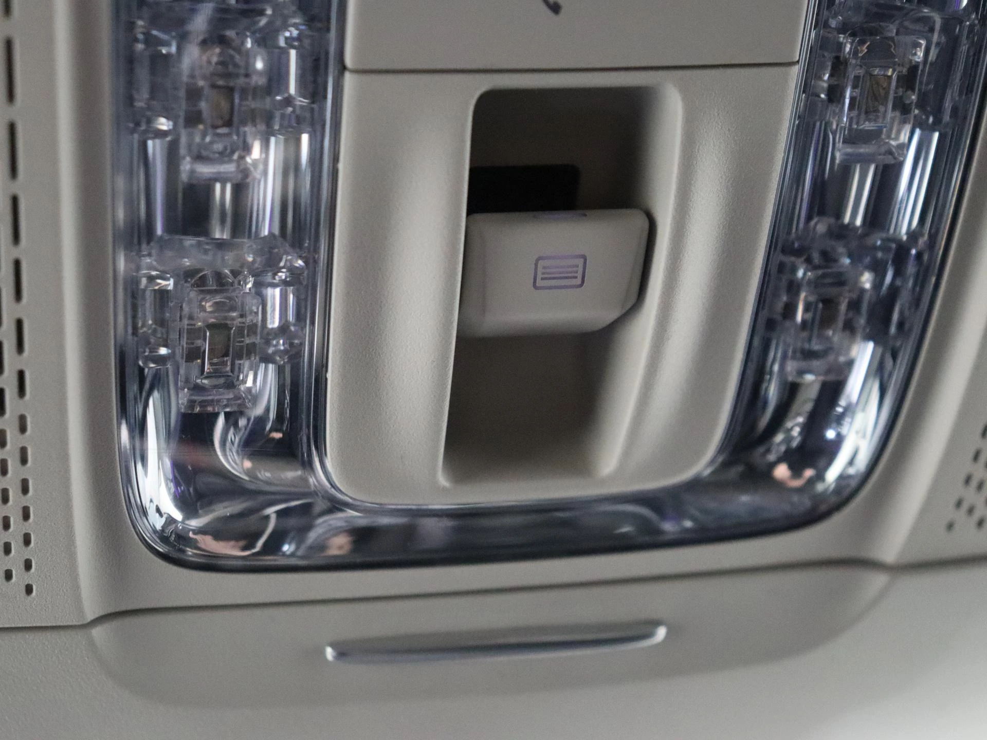 Mercedes-Benz-GLE-image-35