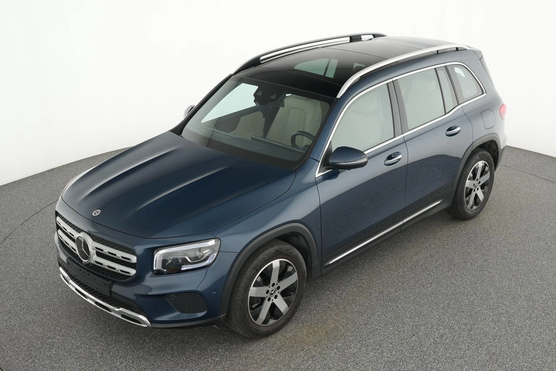 Mercedes-Benz-GLB-image-10