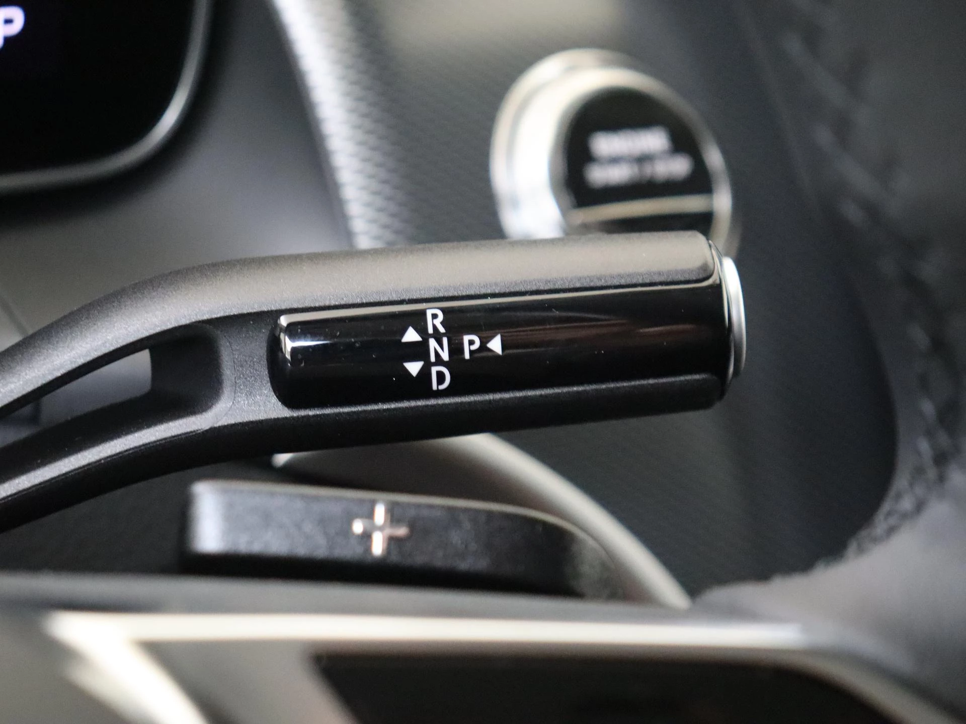Mercedes-Benz-GLC-image-14