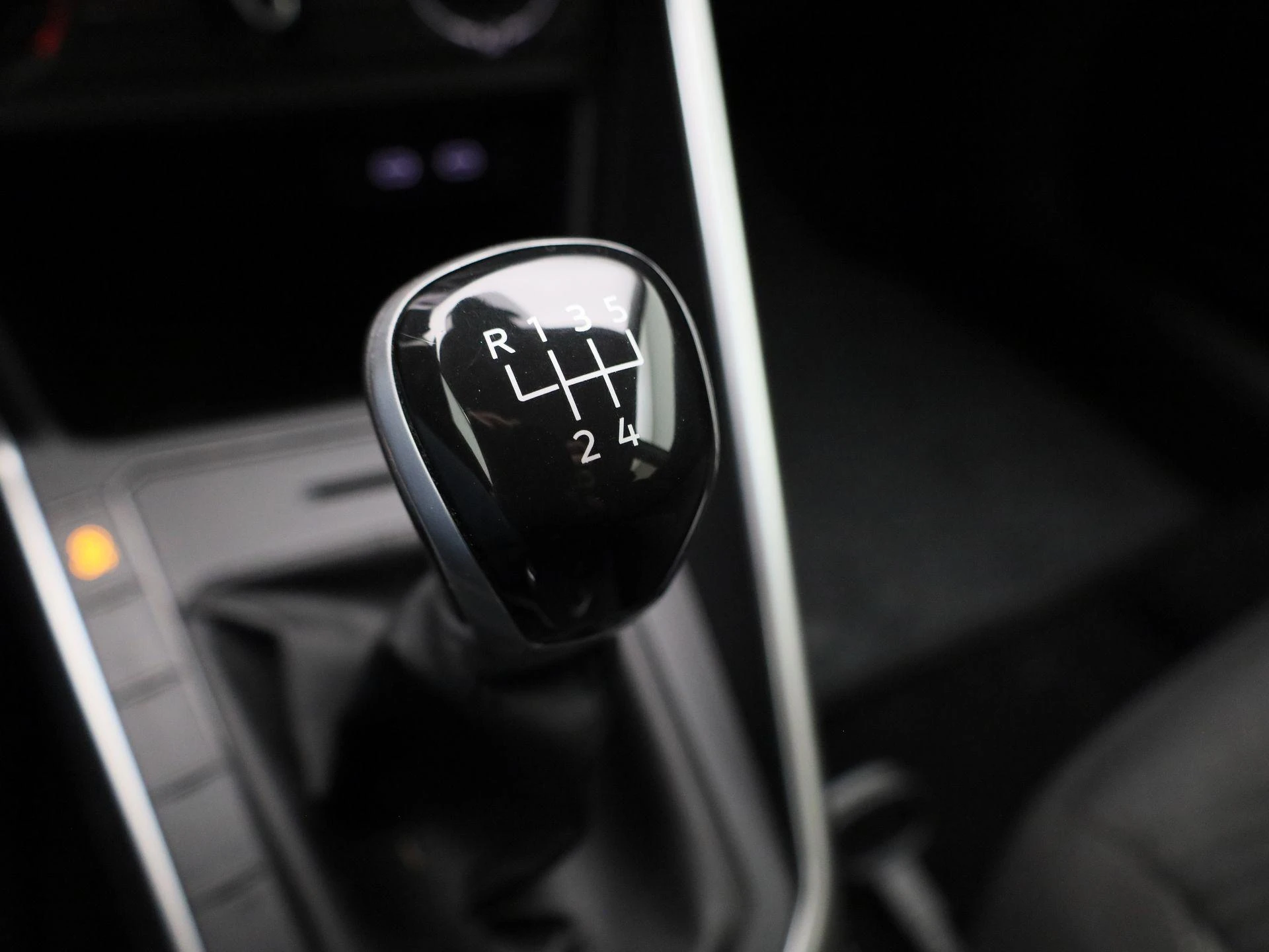 Volkswagen-Polo-image-22