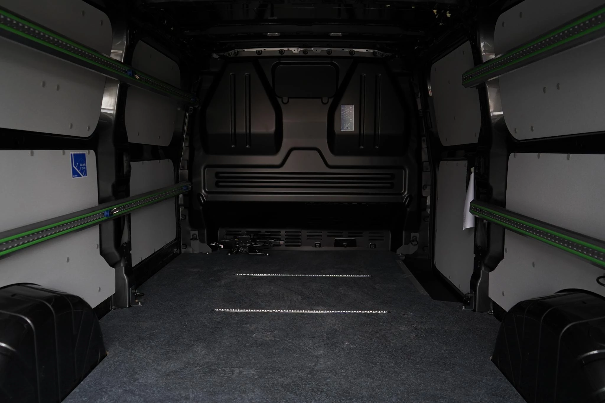 Ford-Transit Custom-image-5