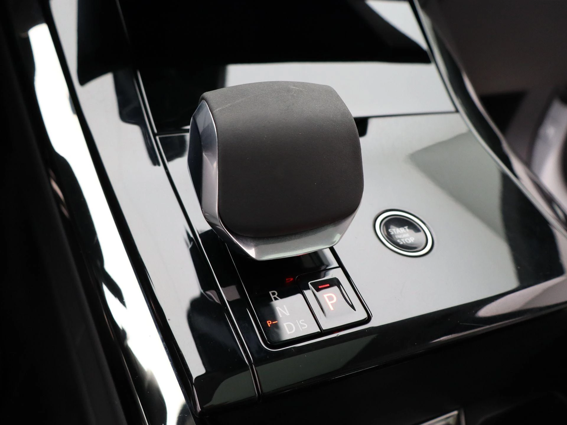 Land Rover-Range Rover Sport-image-17