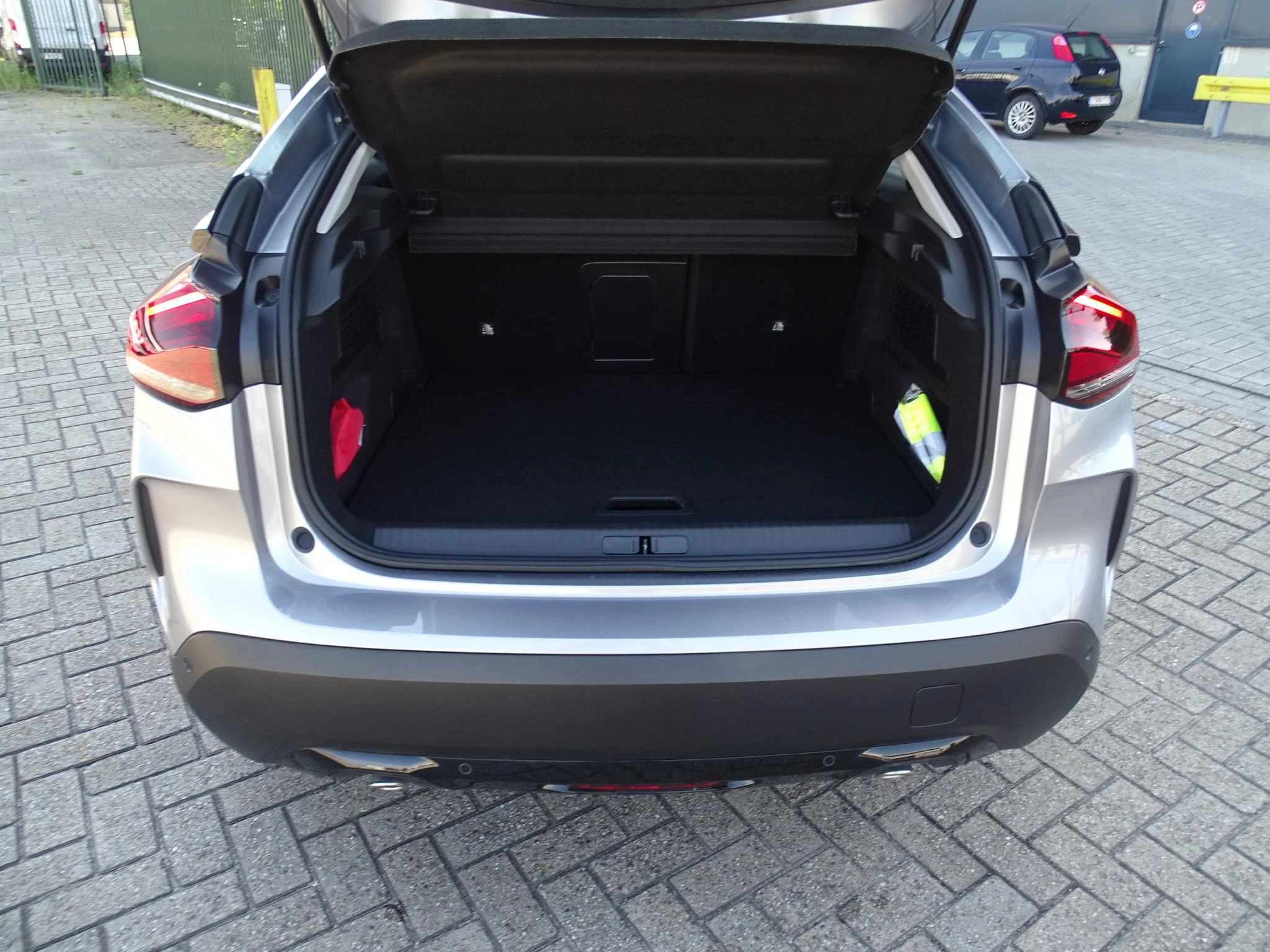 Citroën C4 1.2 Hybride 136 ë-DCS6 BUSINESS EDITION