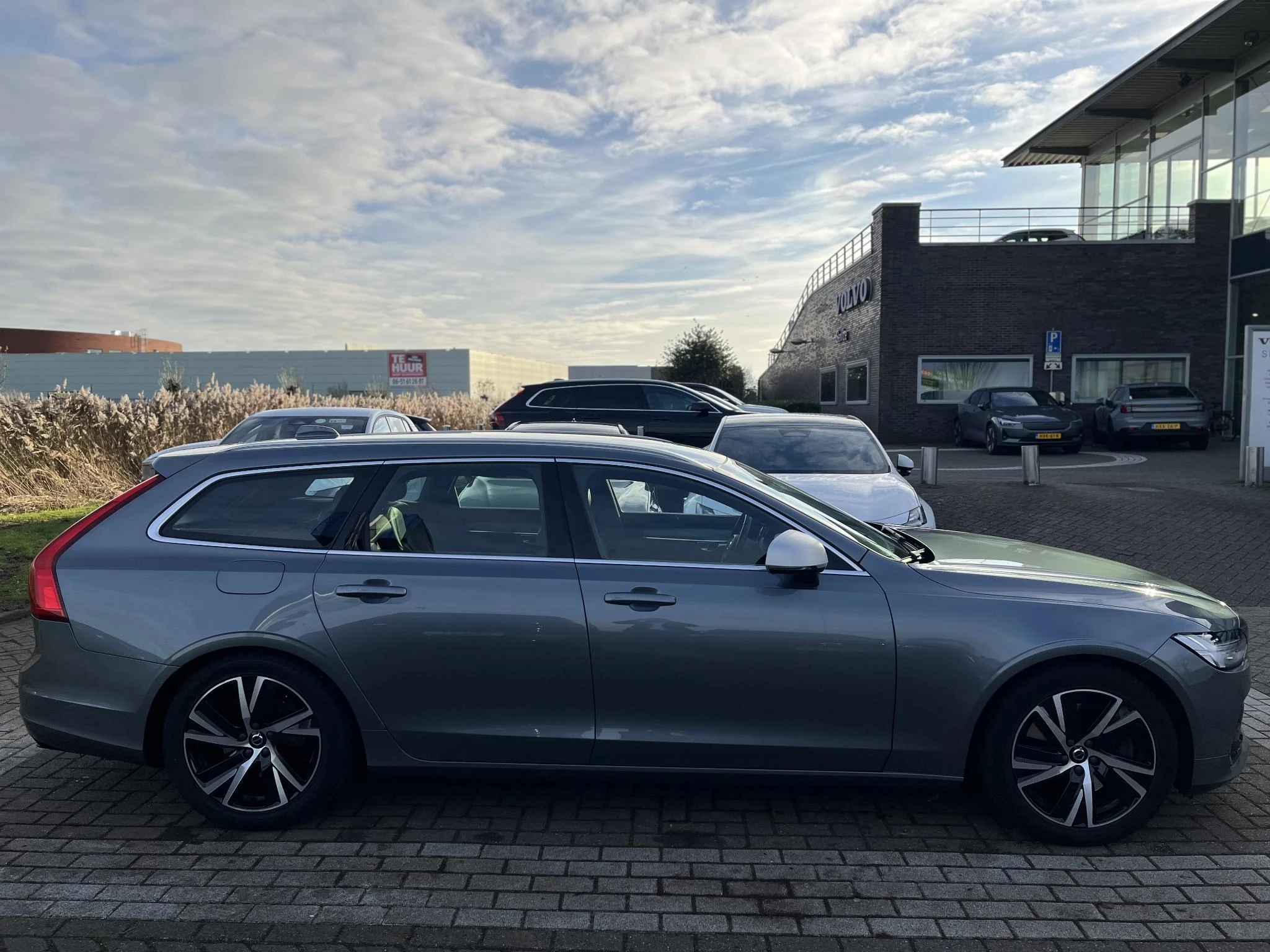 Volvo-V90-image-13