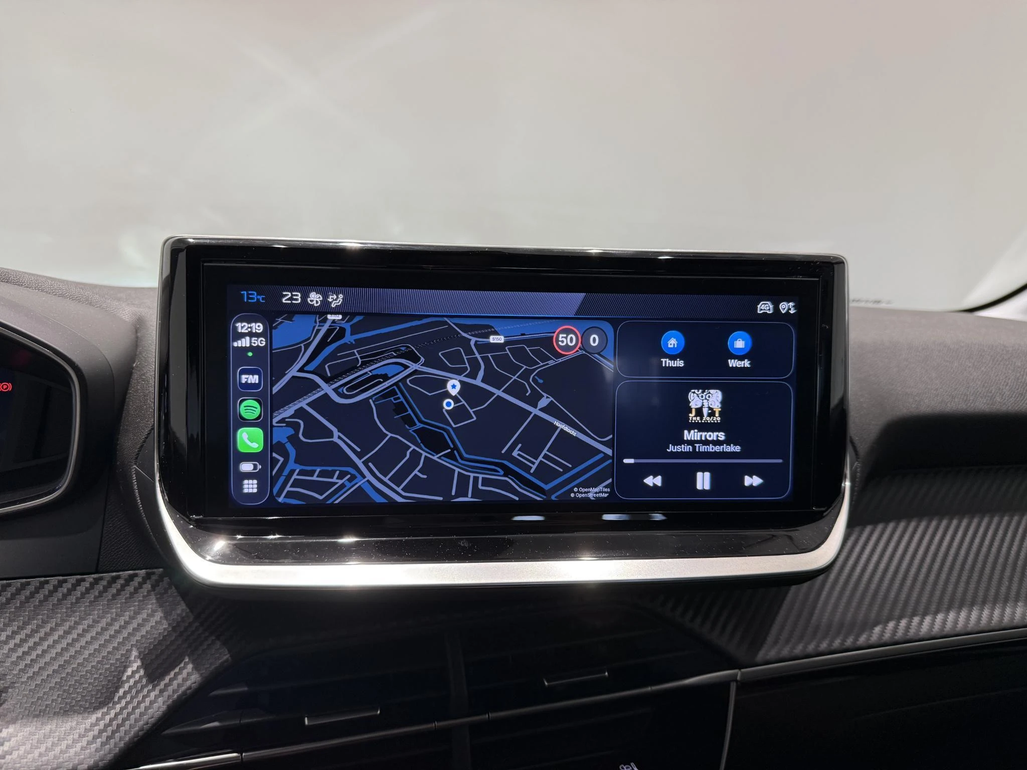 Peugeot-208-image-20
