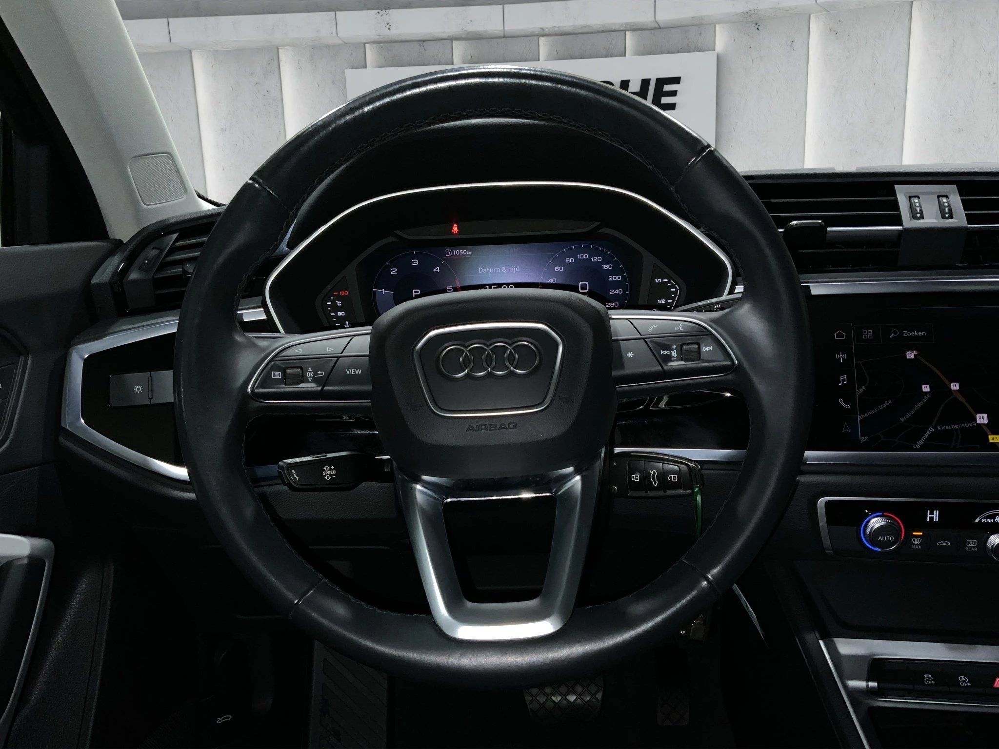 Audi Q3 Aut*NAVI*GRA*LM*PDC