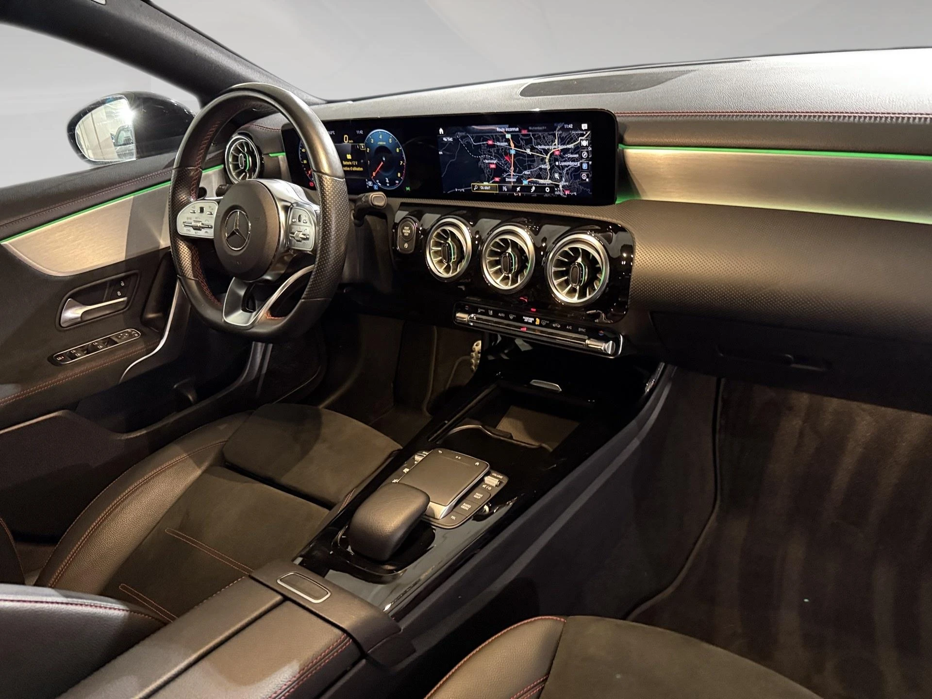 Mercedes-Benz-CLA-image-6