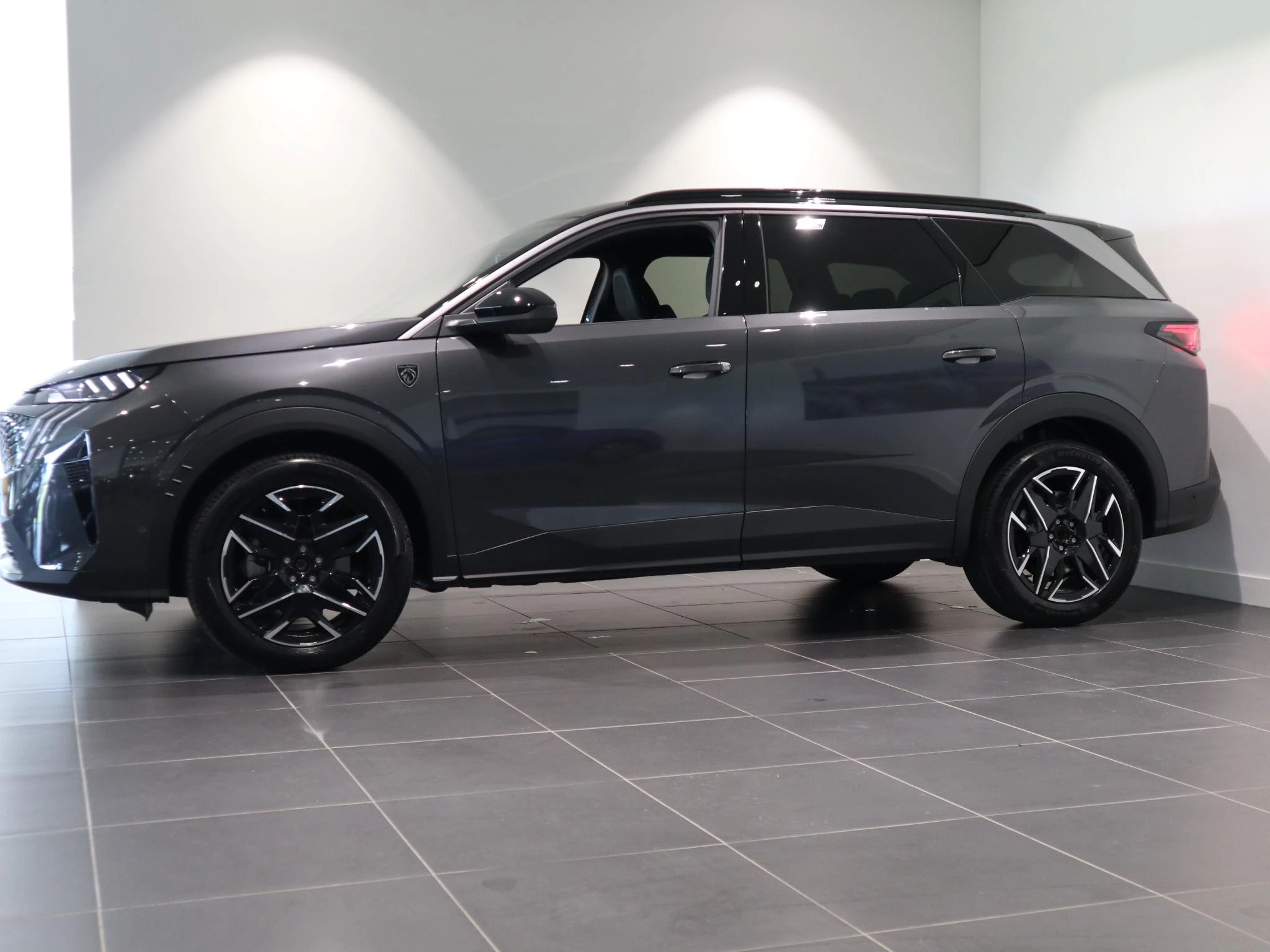 Peugeot-5008-image-2