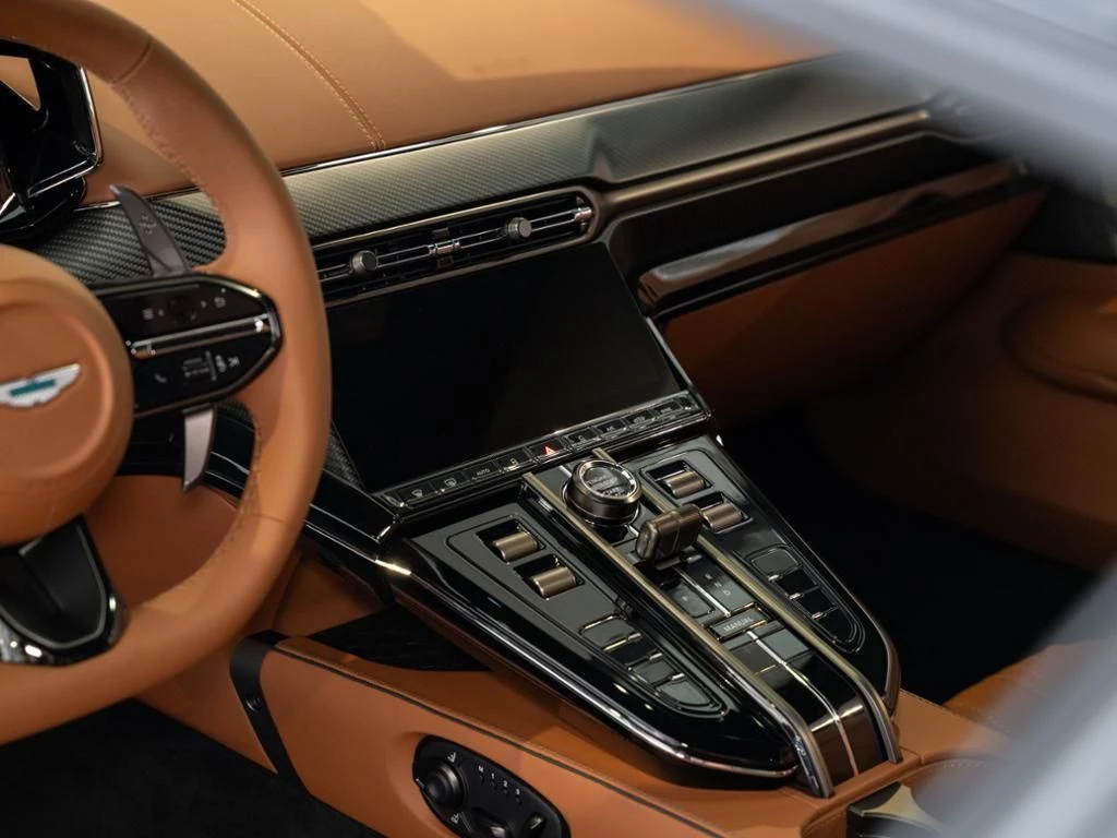 Aston Martin V8 Vantage Coupe Aston Martin Hamburg