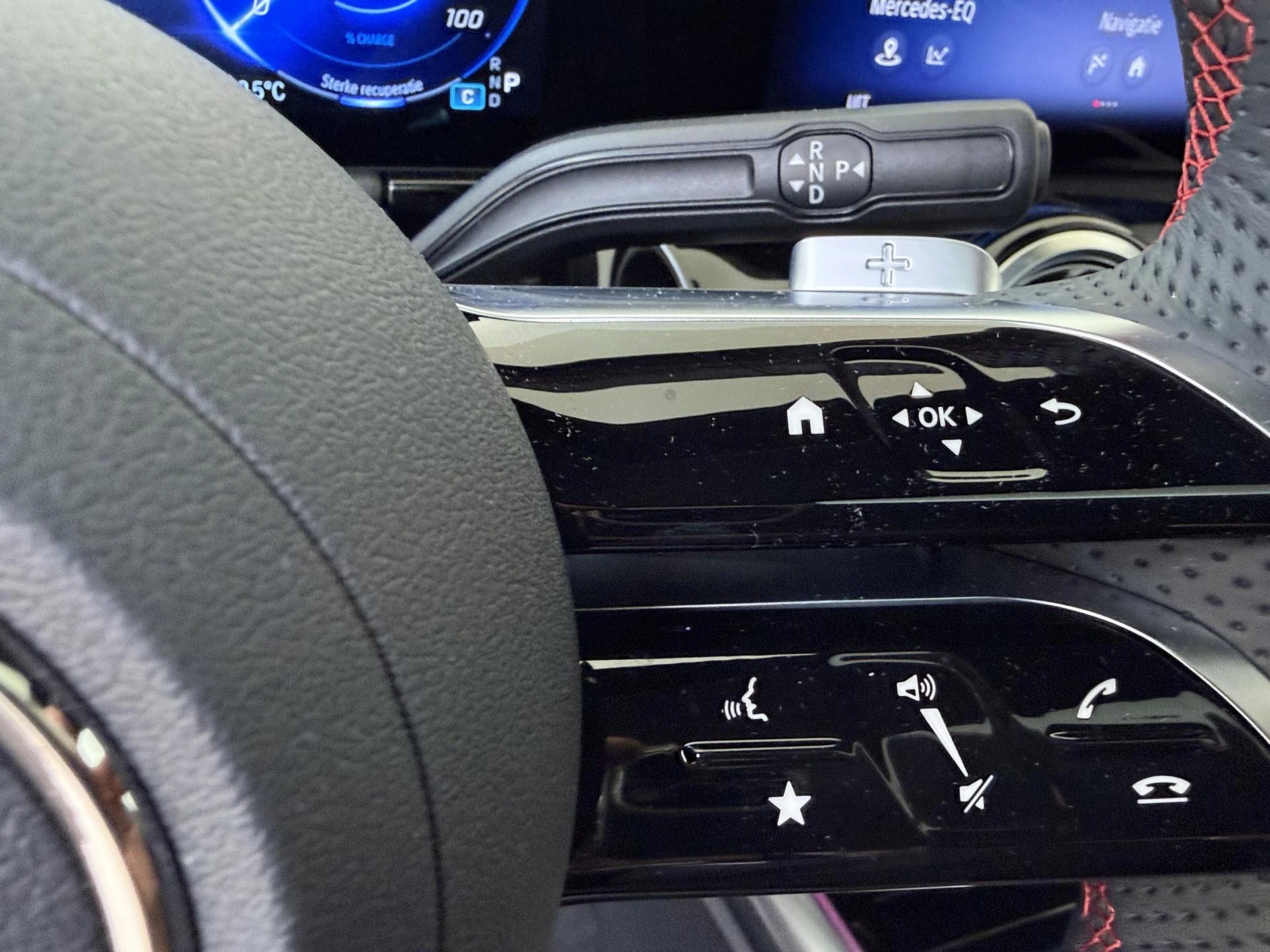 Mercedes-Benz-EQA-image-12
