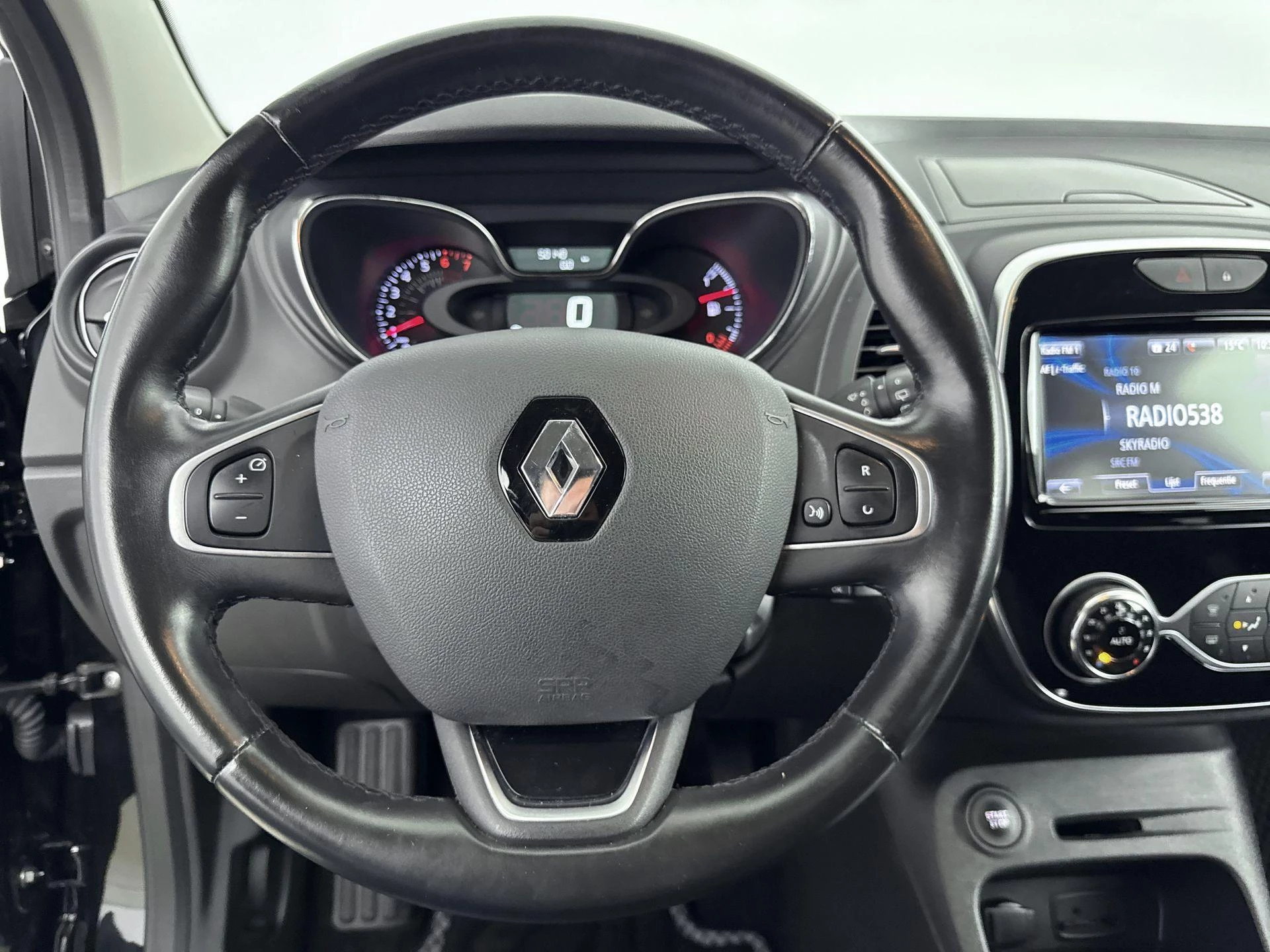 Renault-Captur-image-17