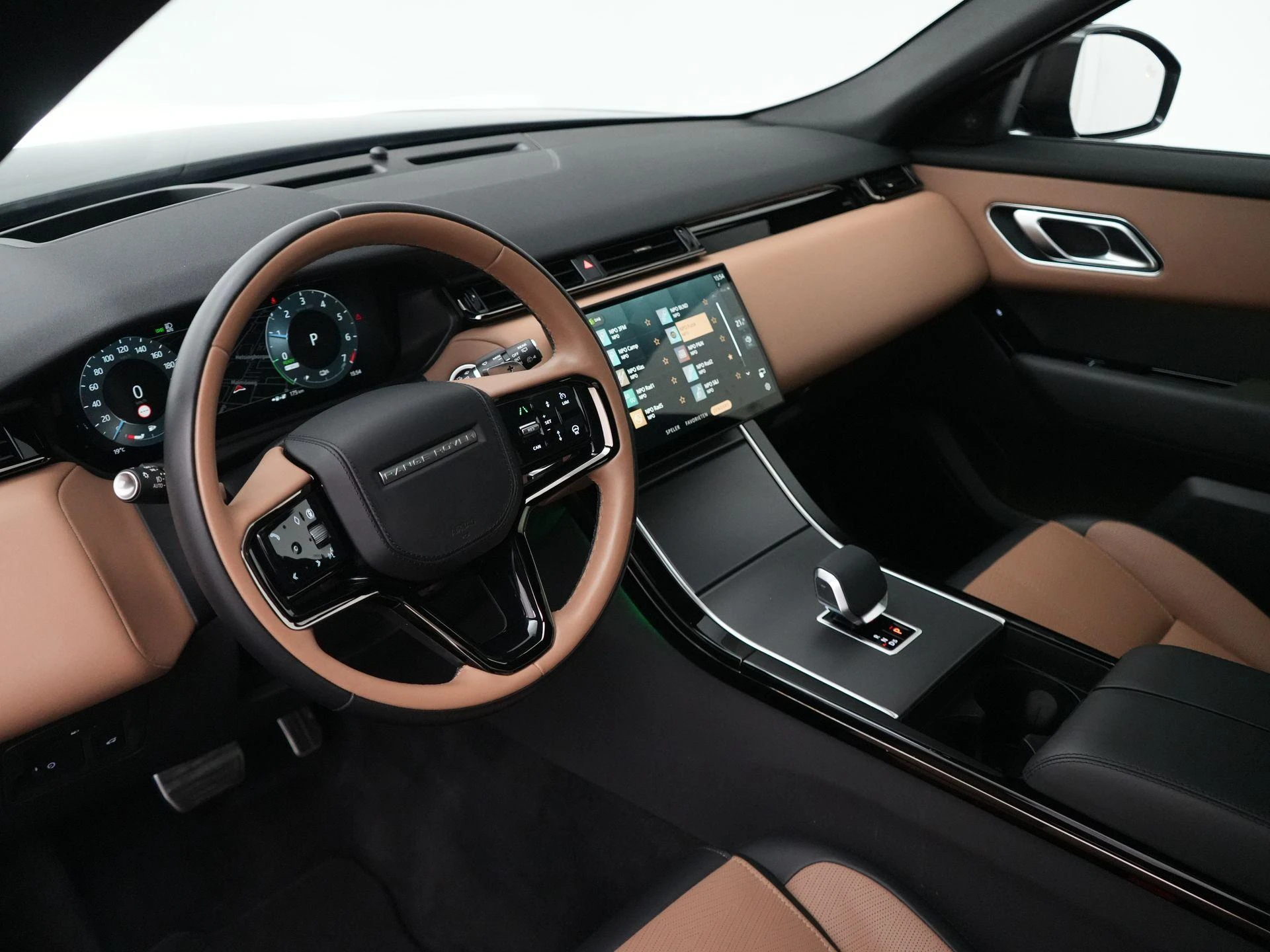 Land Rover-Range Rover Velar-image-39