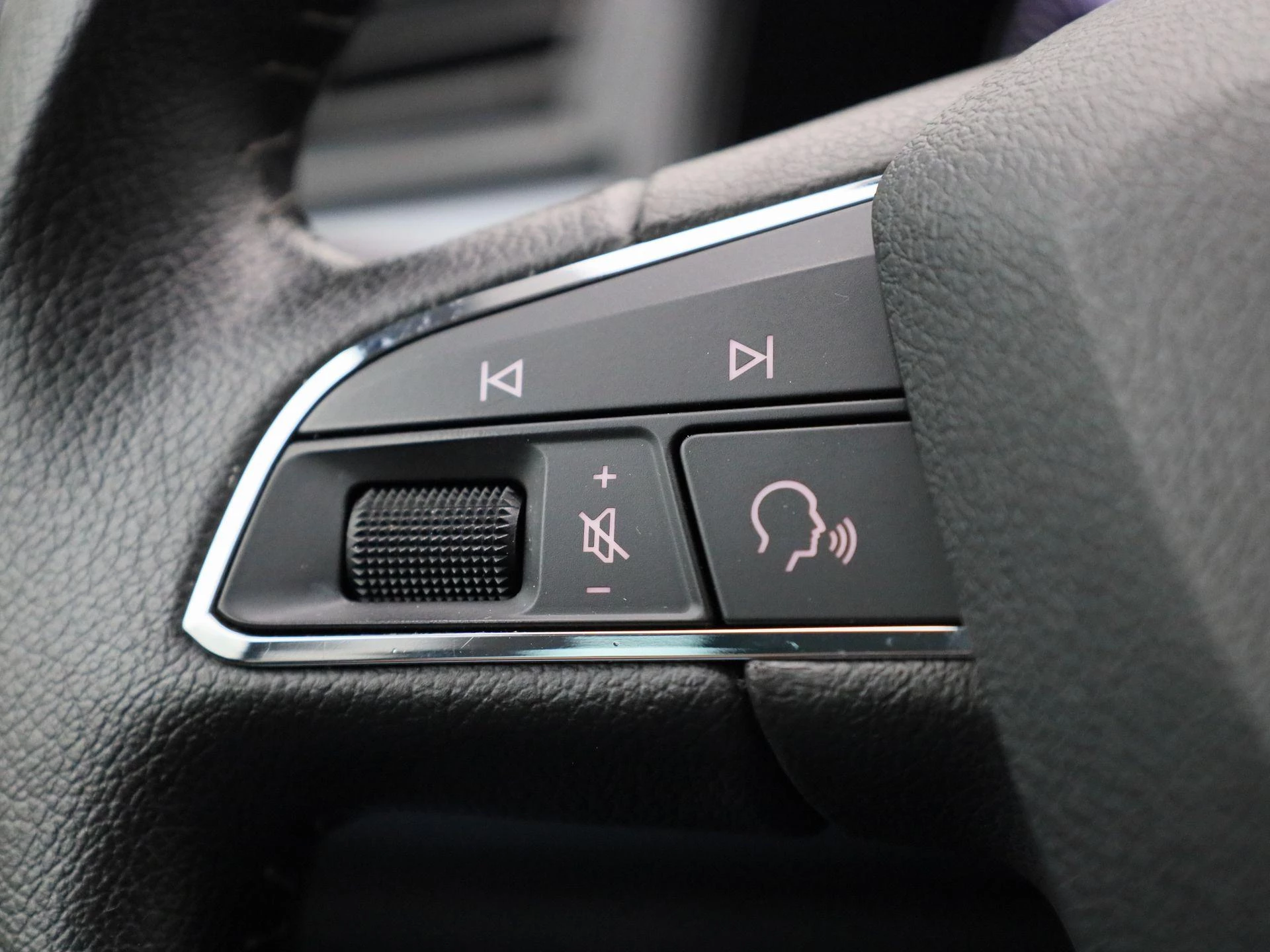 SEAT-Arona-image-17