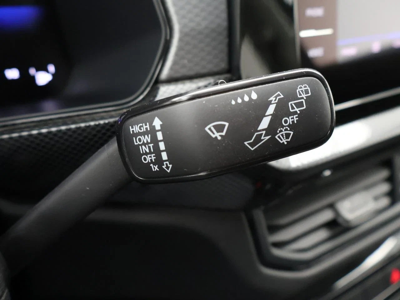 Volkswagen-T-Cross-image-15