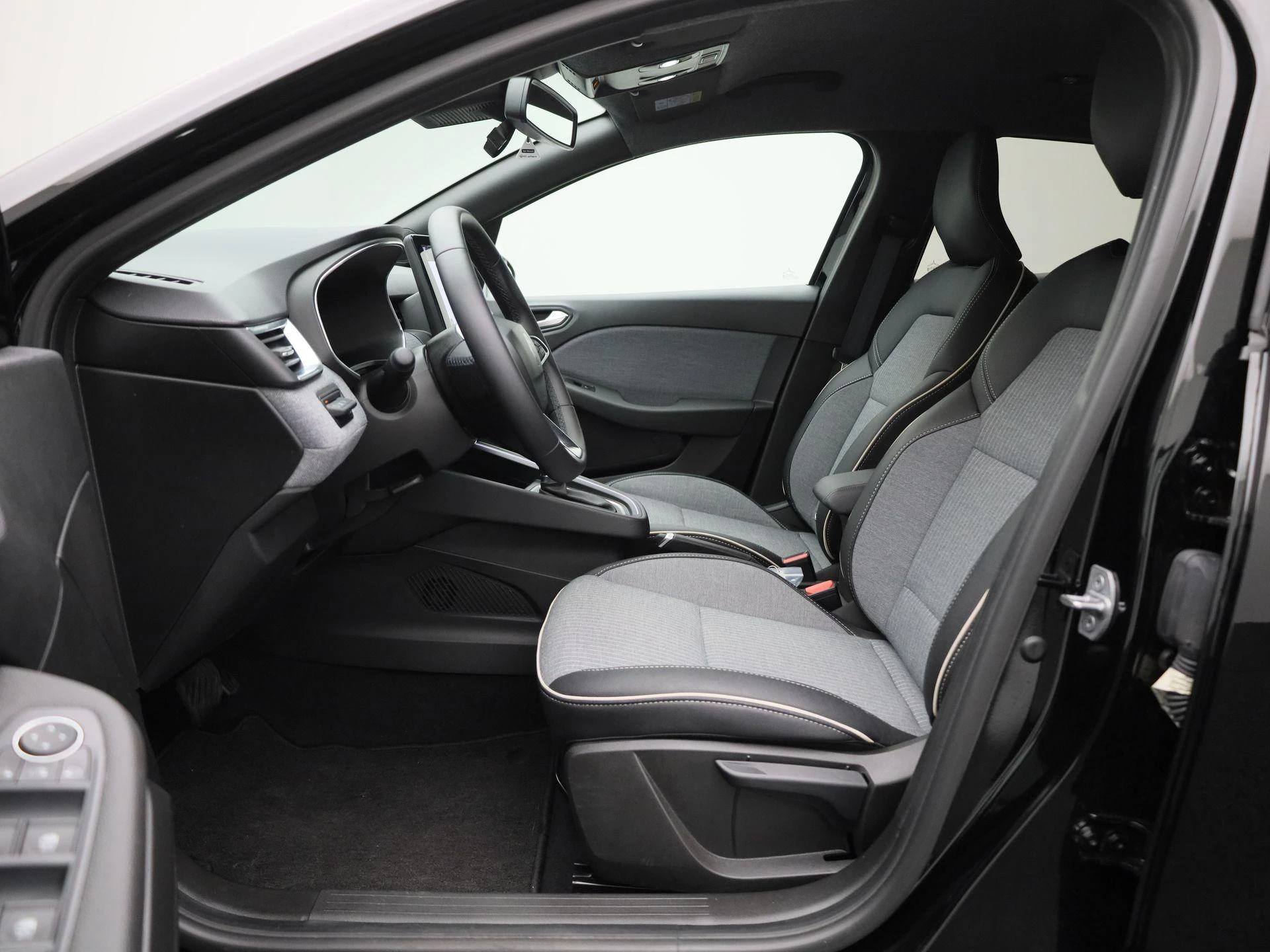 Renault-Clio-image-10