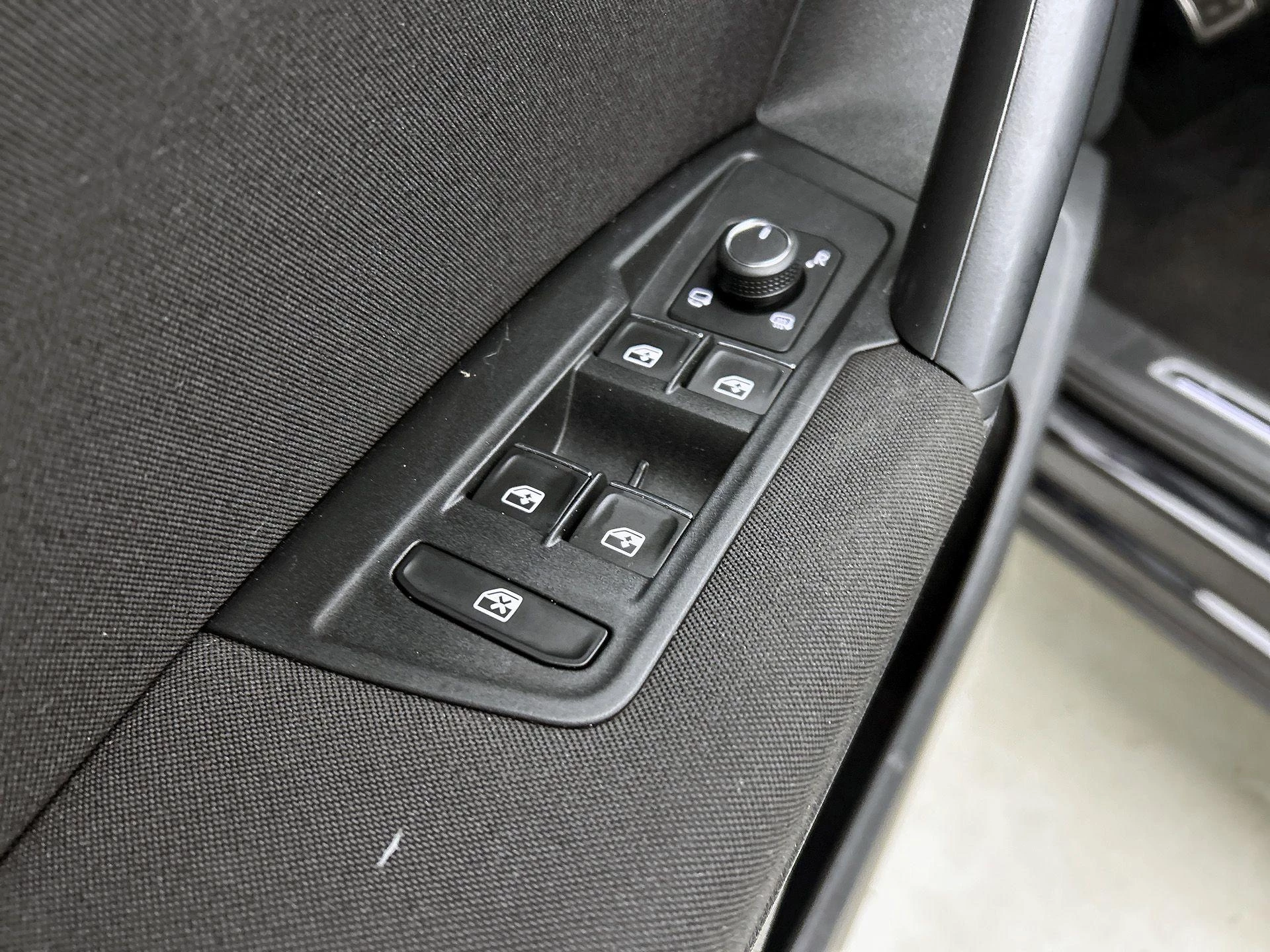 Volkswagen-Tiguan-image-33