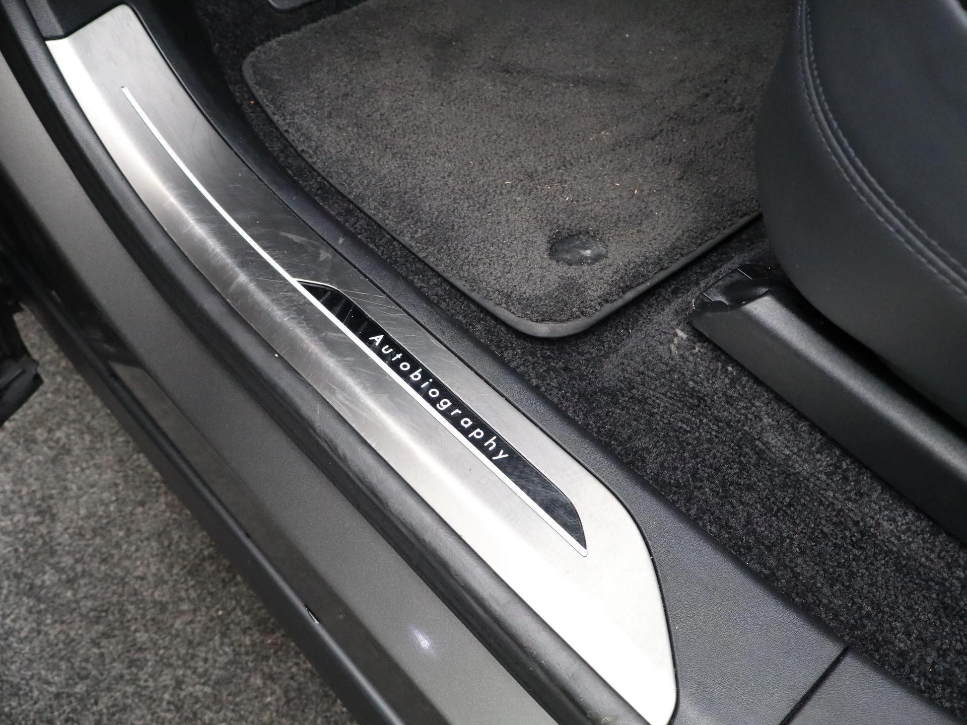 Land Rover-Range Rover-image-27