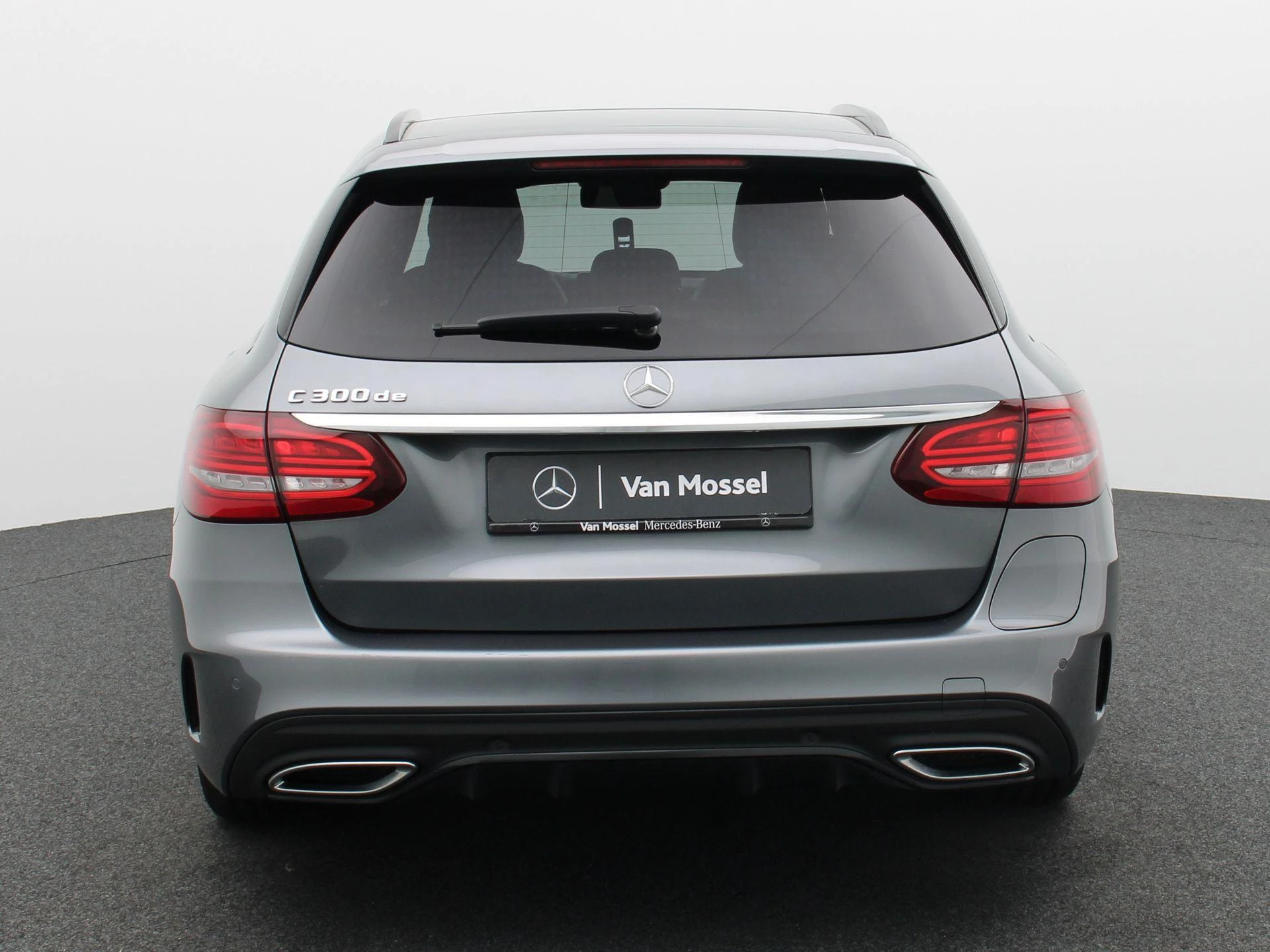 Mercedes-Benz-C-Klasse-image-4