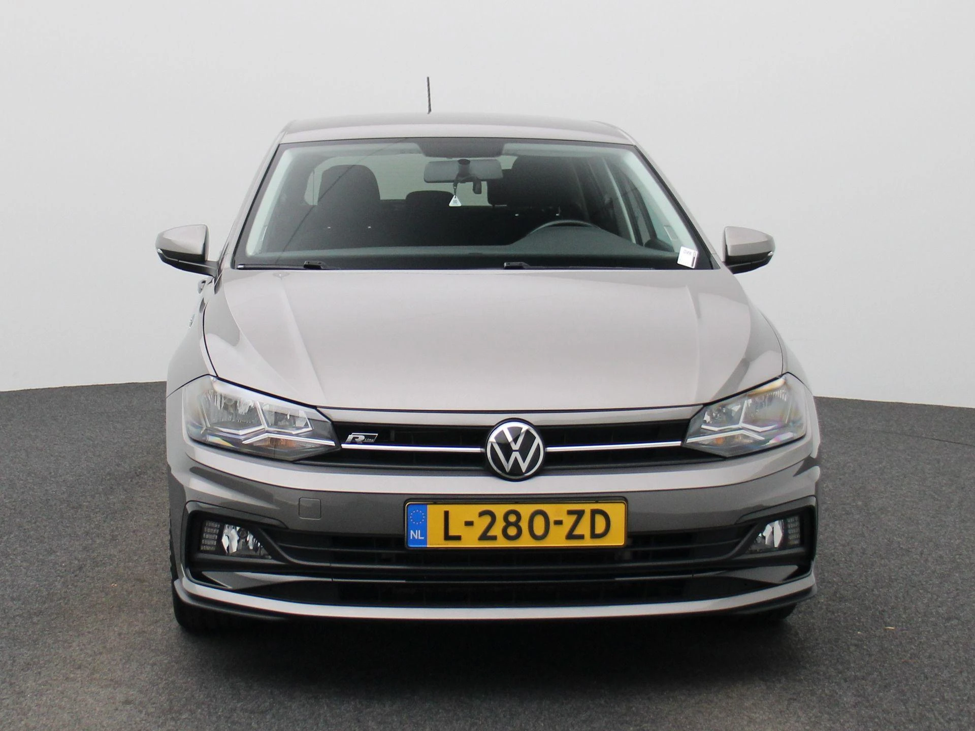 Volkswagen-Polo-image-2