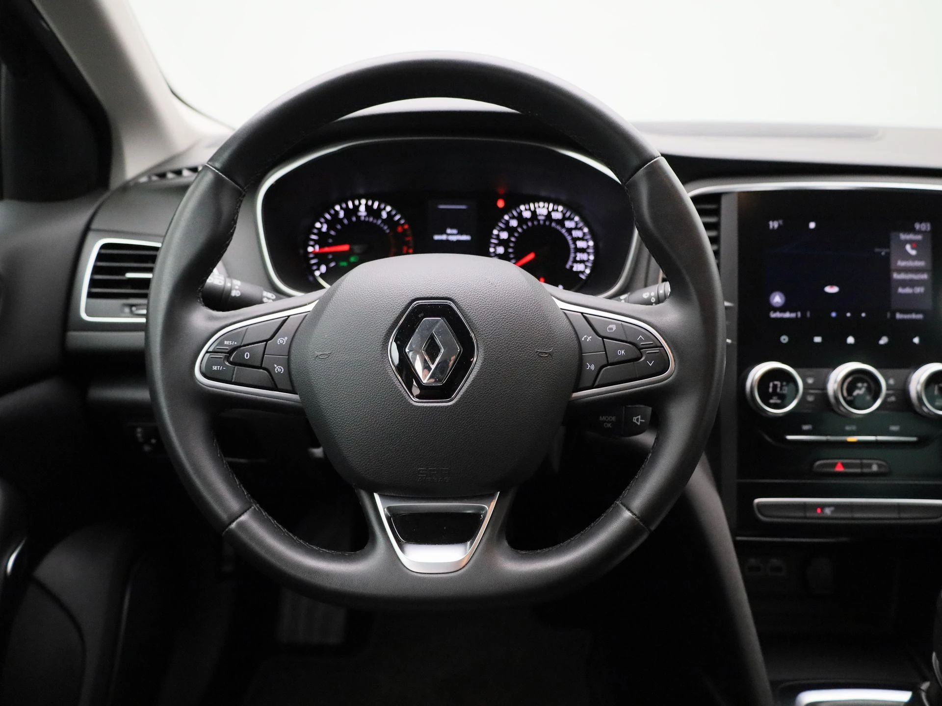 Renault-Mégane Grand Tour-image-8