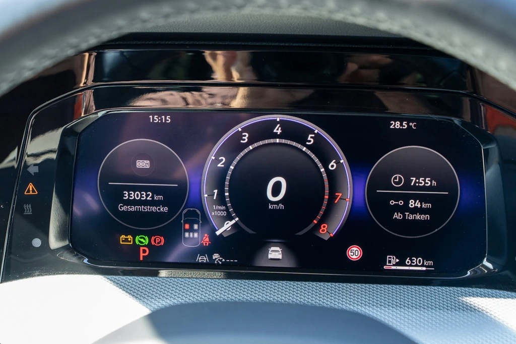 Volkswagen-Golf-image-16