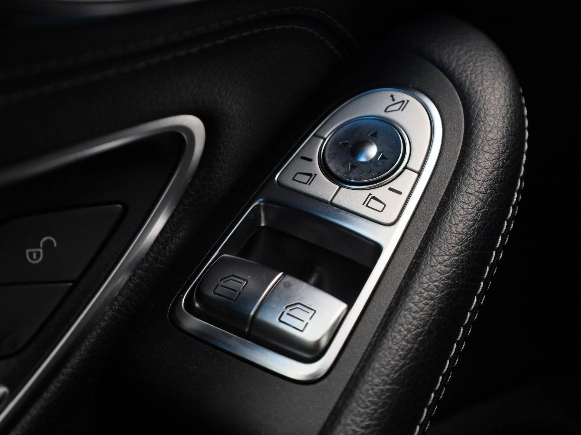 Mercedes-Benz-C-Klasse-image-30