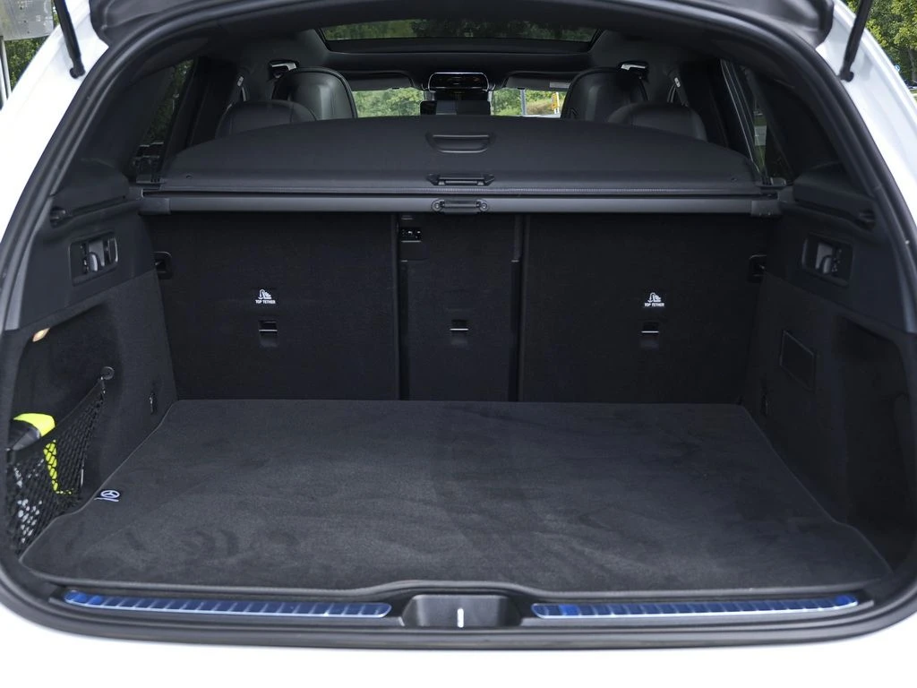 Mercedes-Benz-GLC 220 d-image-15