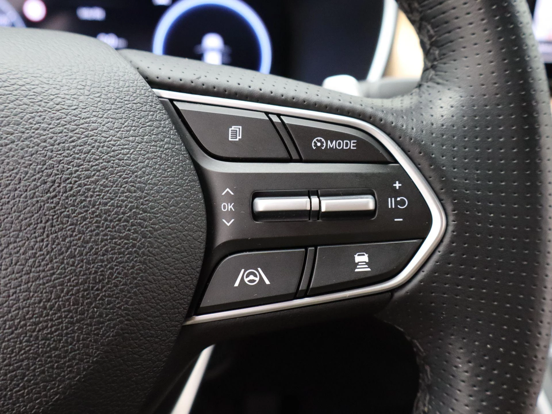 Hyundai-Santa Fe-image-27