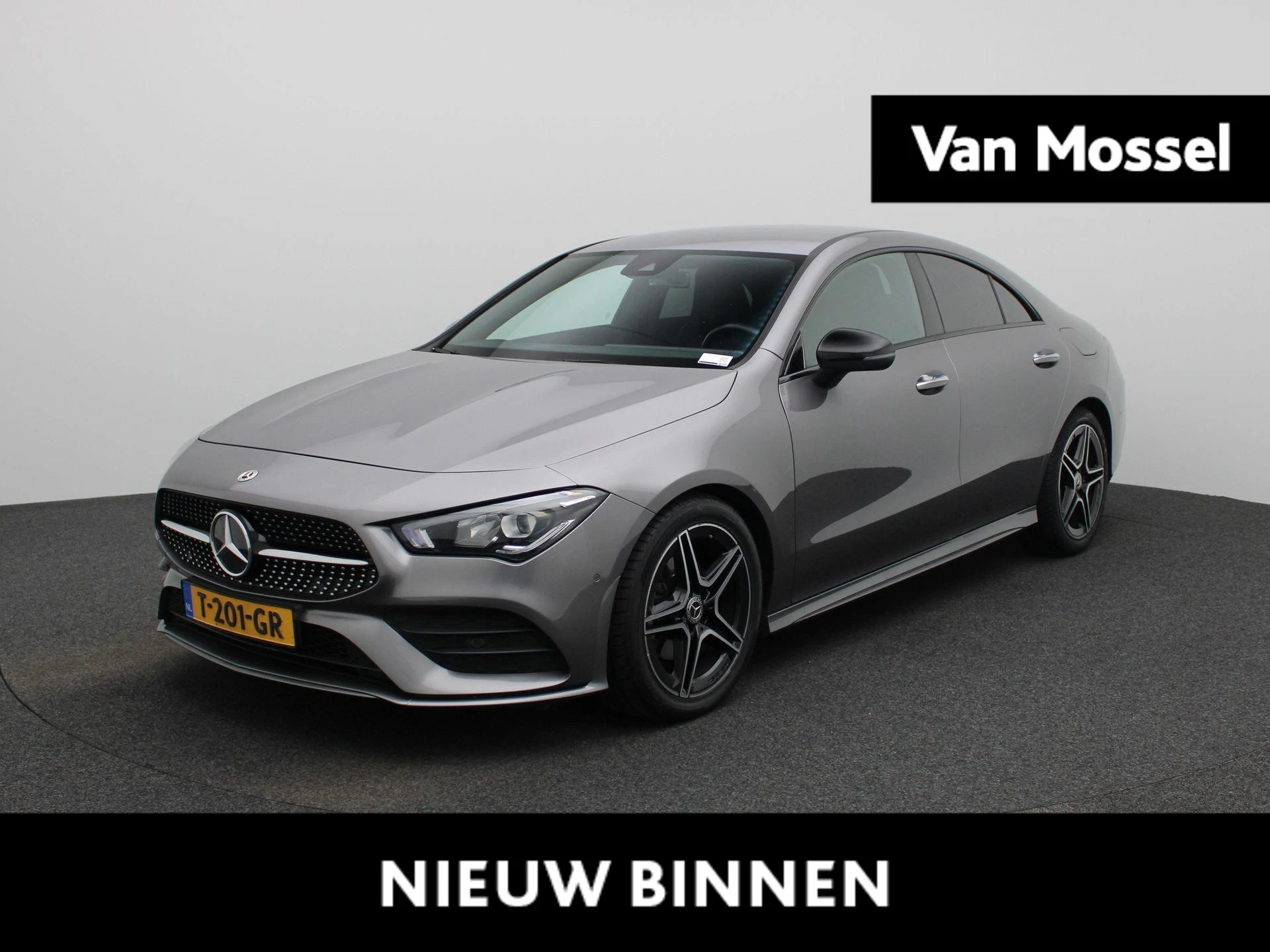 Mercedes-Benz-CLA-image-0