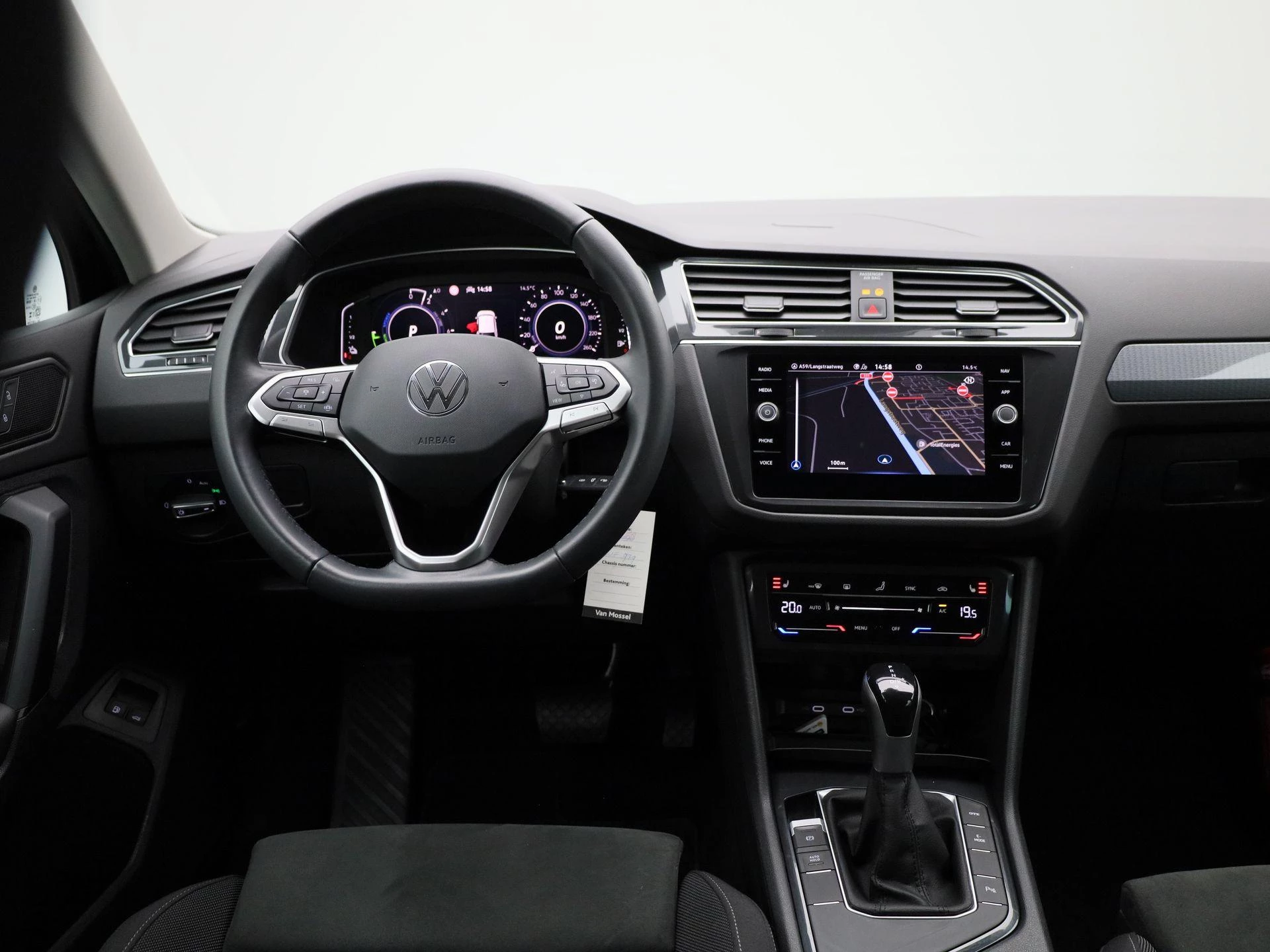 Volkswagen-Tiguan-image-6