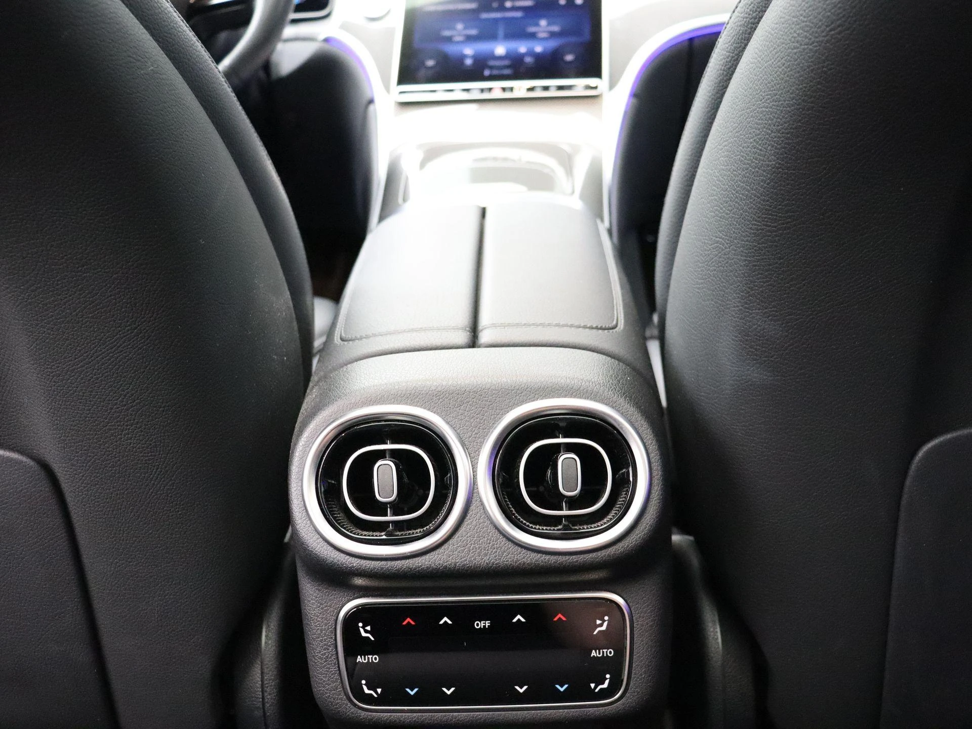 Mercedes-Benz-GLC-image-31