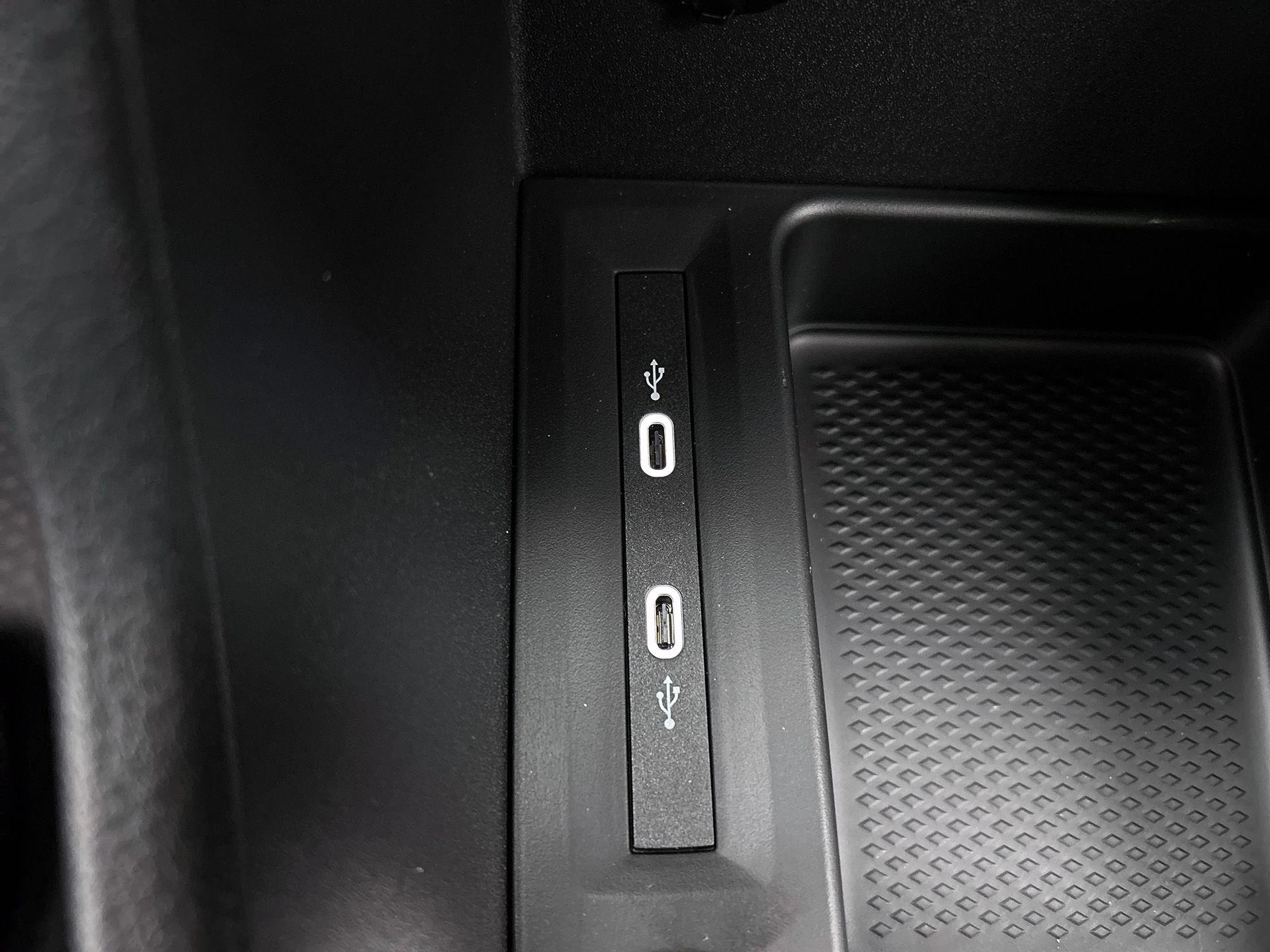 Volkswagen-Caddy-image-32