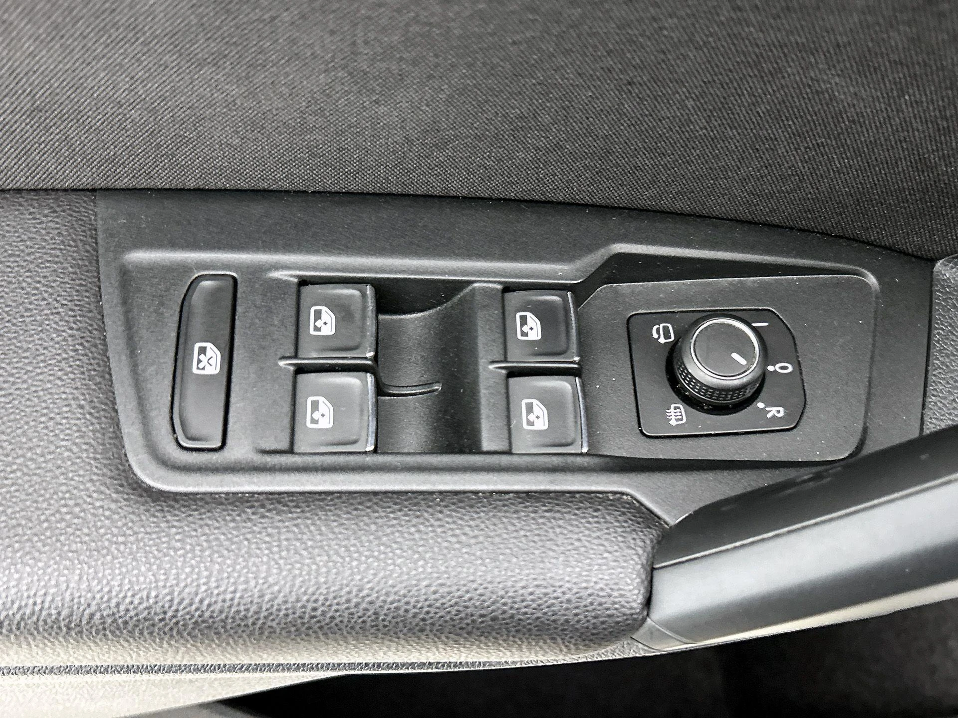 Volkswagen-Tiguan-image-35