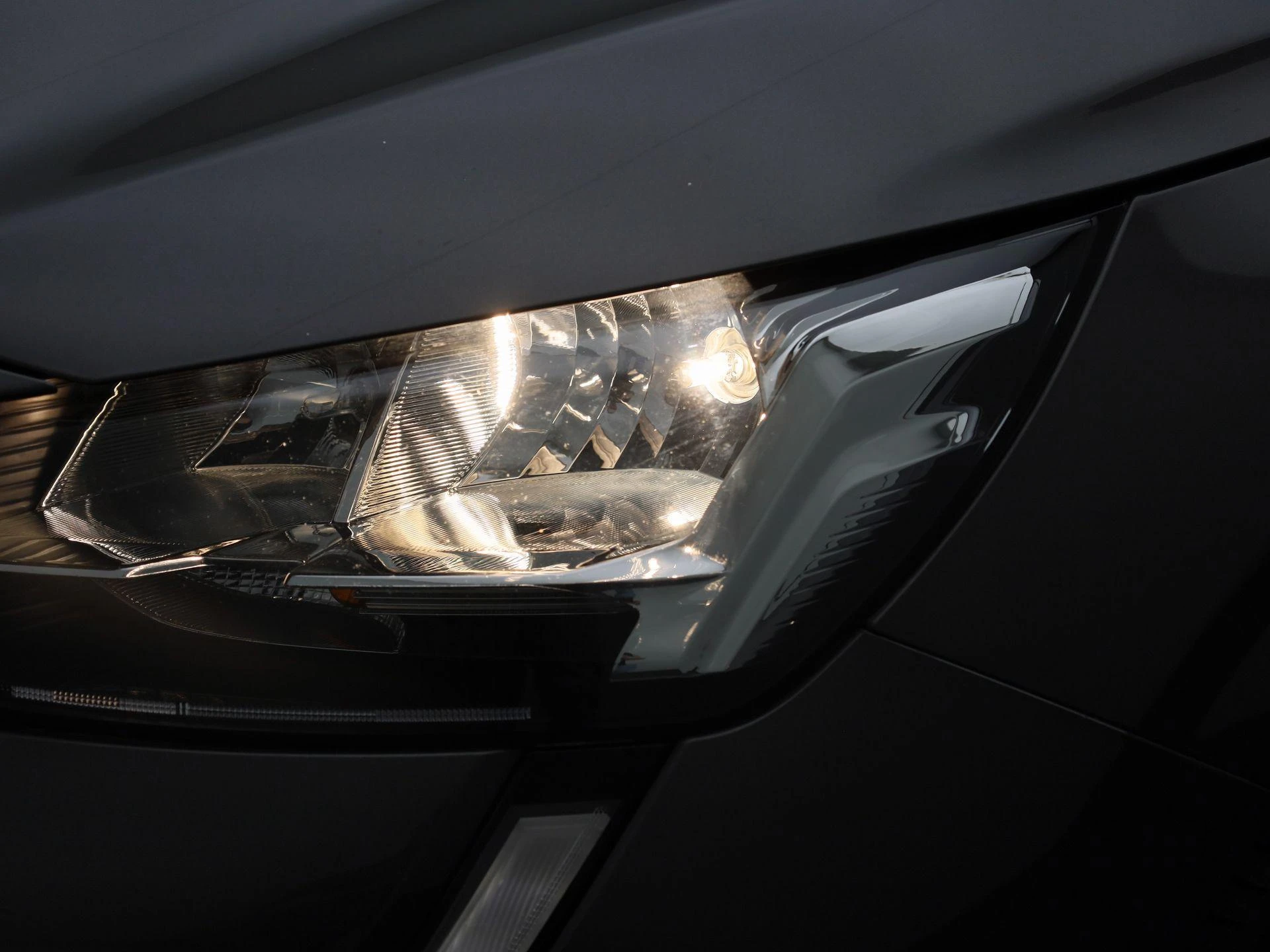 Peugeot-208-image-12