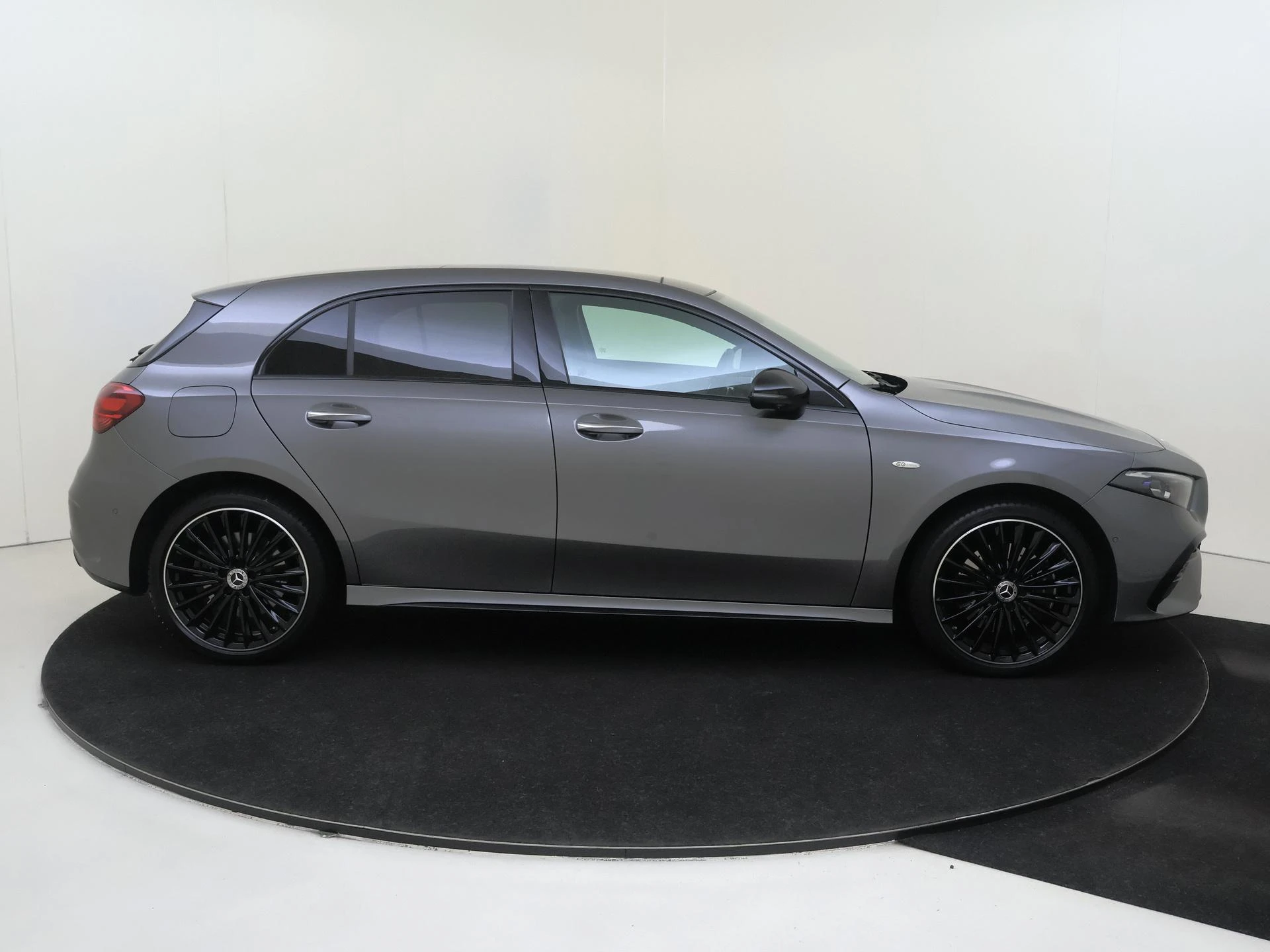 Mercedes-Benz-A-Klasse-image-8
