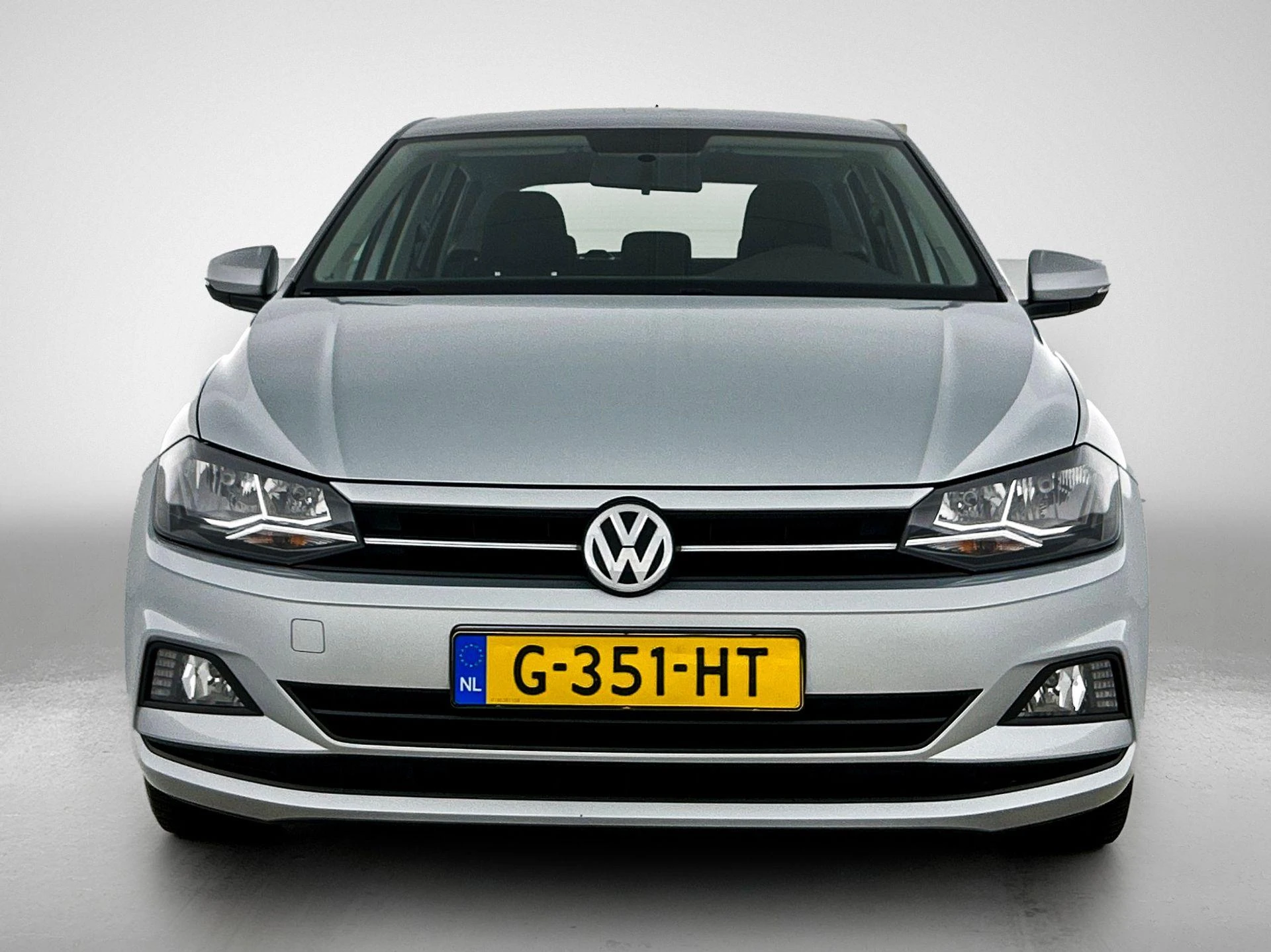 Volkswagen-Polo-image-4