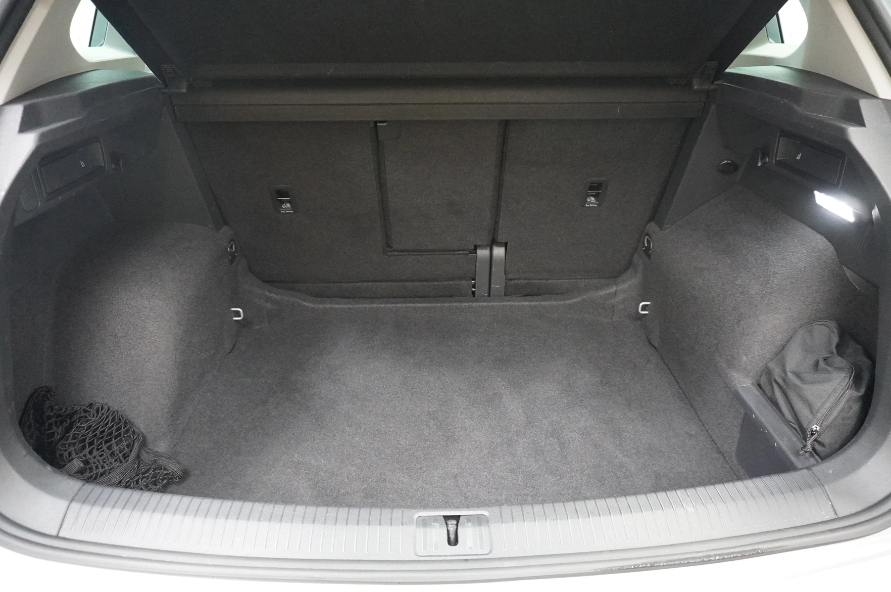 Volkswagen-Tiguan-image-16