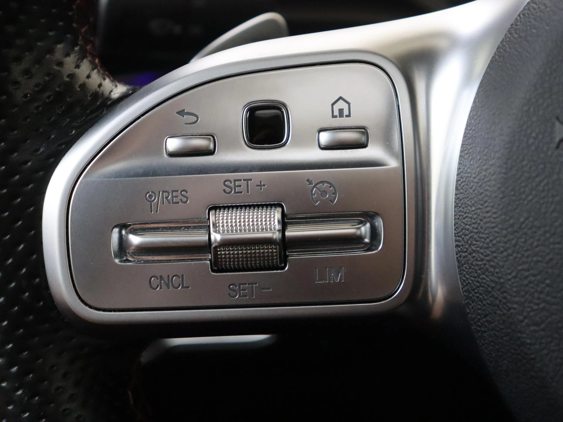 Mercedes-Benz A-Klasse 200 Business Solution AMG