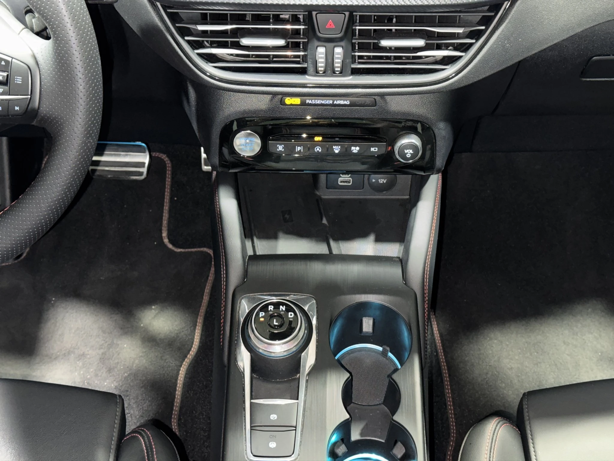 Ford Kuga ST-Line X Aut.*PANO*AHK*360GRAD*LED-MATRIX*NAVI*GRA*WINTER-PKT..