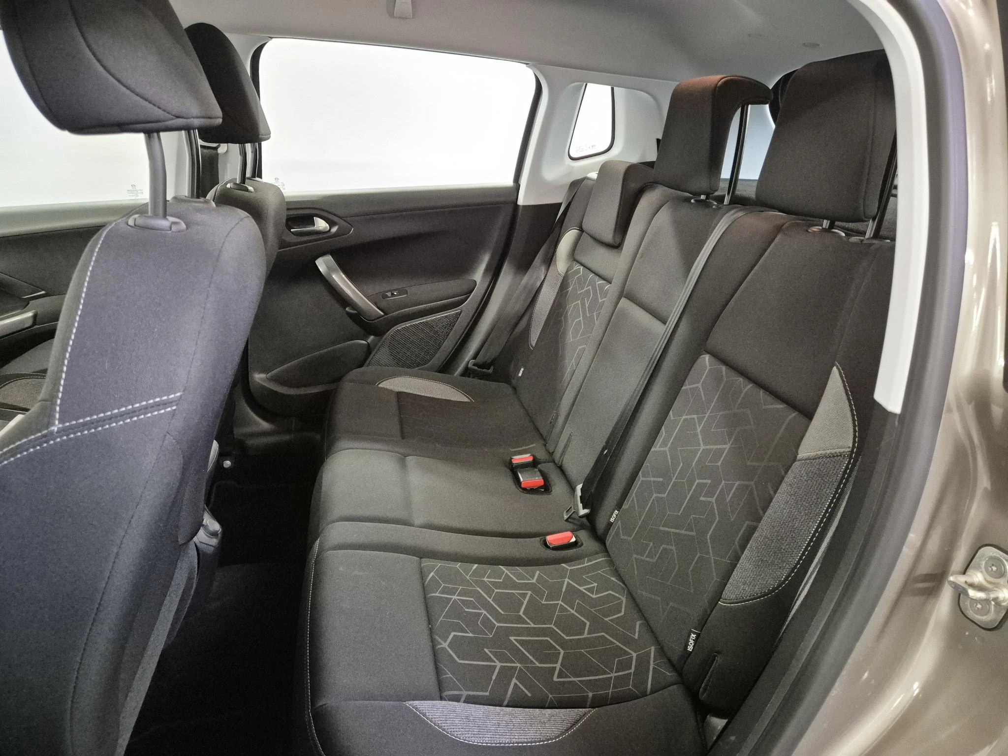 Peugeot-2008-image-10